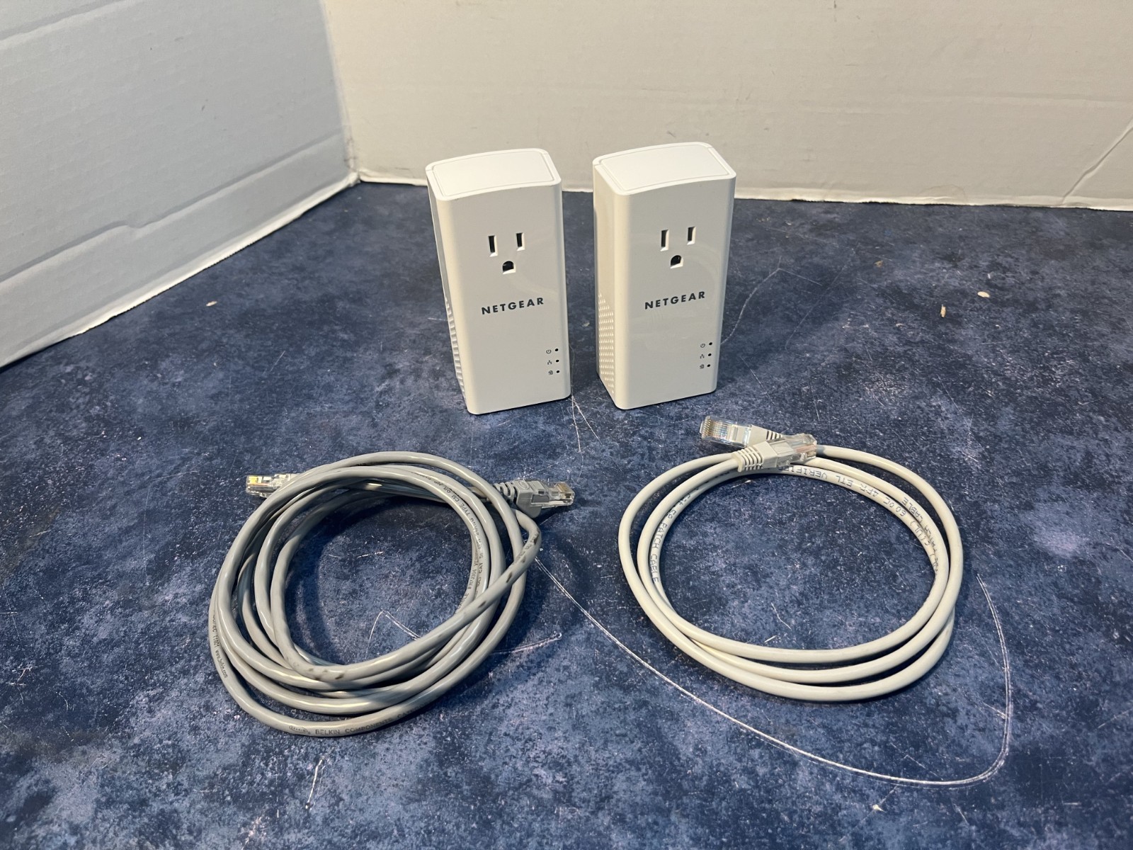 Netgear Powerline 1200 and Extra Outlet PLP1200S - Lot of 2