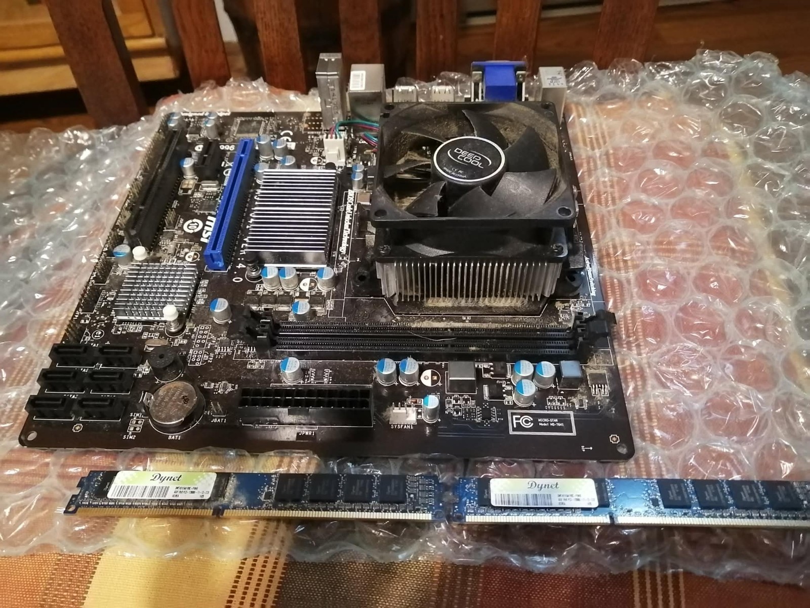 MSI MS-7641 VER 4.0 Motherboard with 2x4gb RAM
