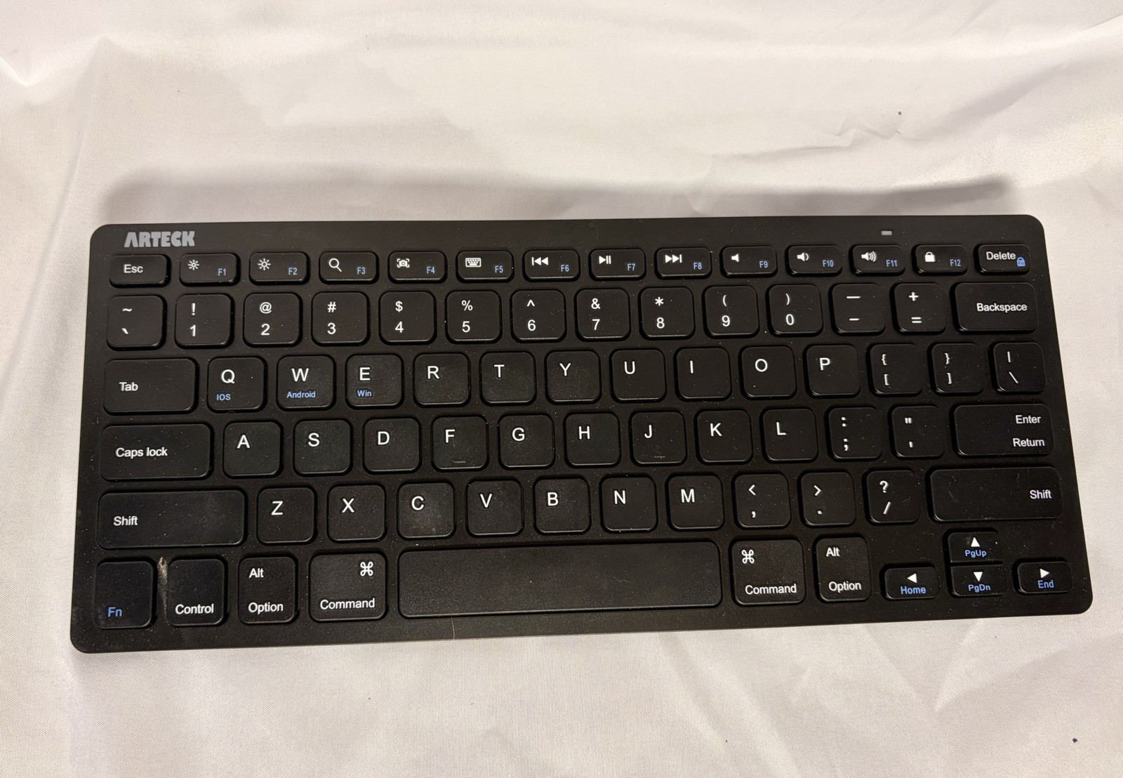 Arteck .4G Wireless Keyboard Ultra Slim and Compact Keyboard