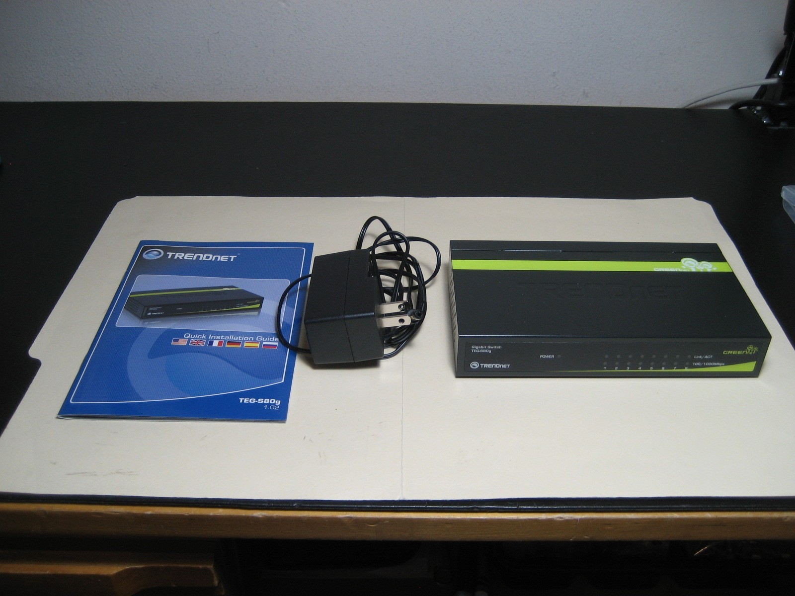 Trendnet 8 Port Gigabit Switch - Model TEG-S80g - Open Box