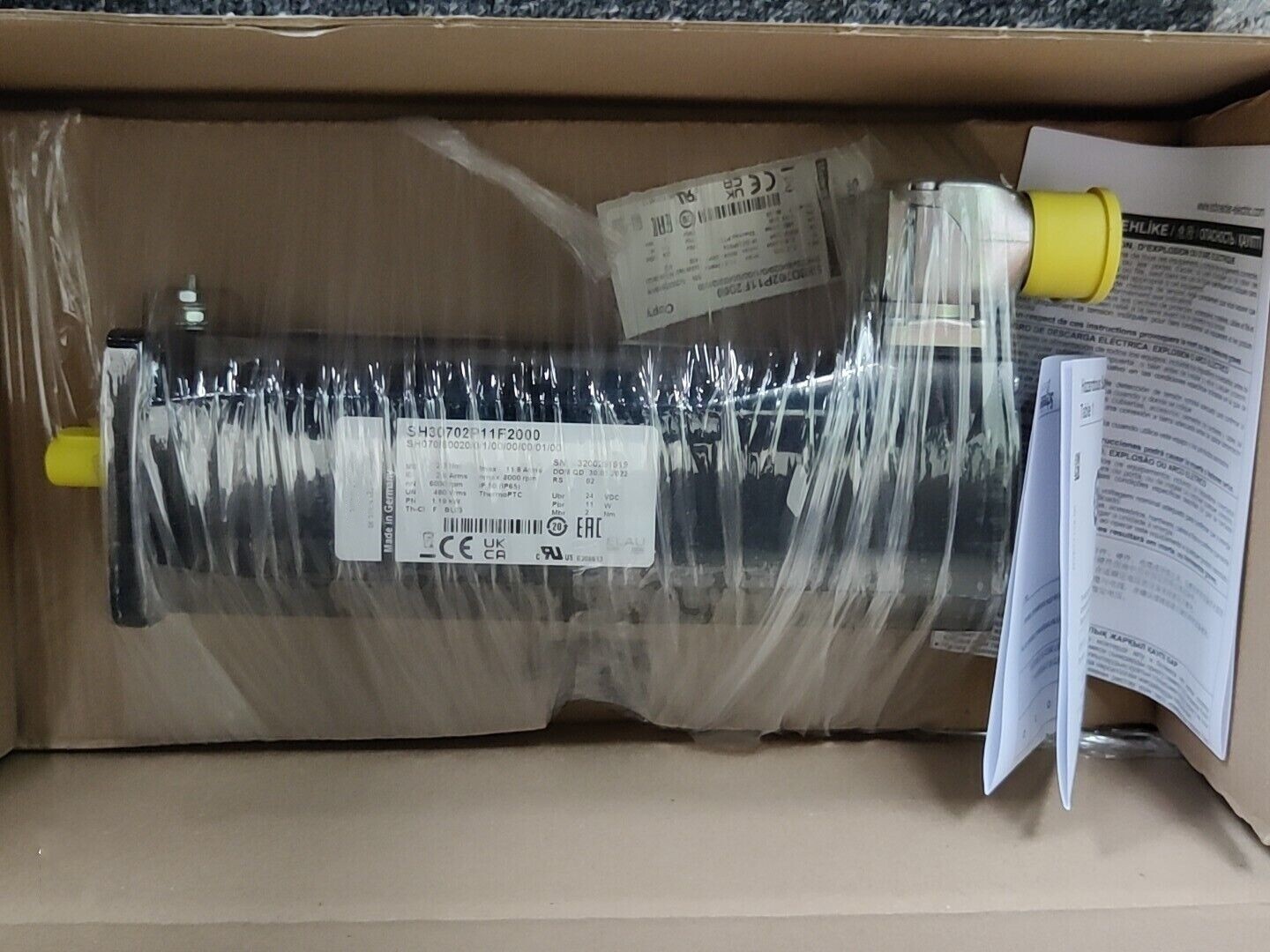 1PC NEW SH30702P11F2000 servo motor