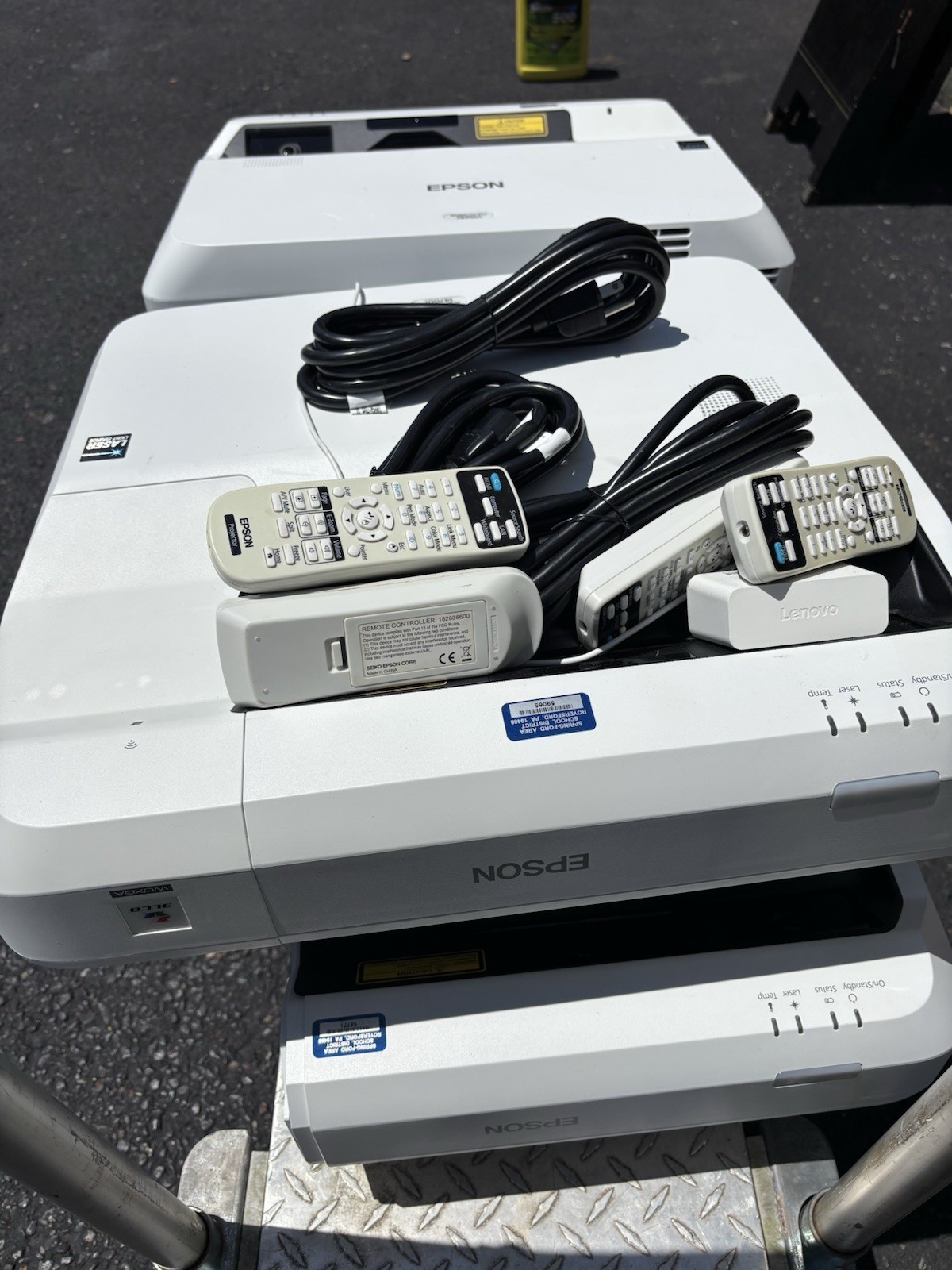 EPSON BRIGHTLINK PRO 1470UI 4400-Lumen UST Wireless Interactive Laser Projector