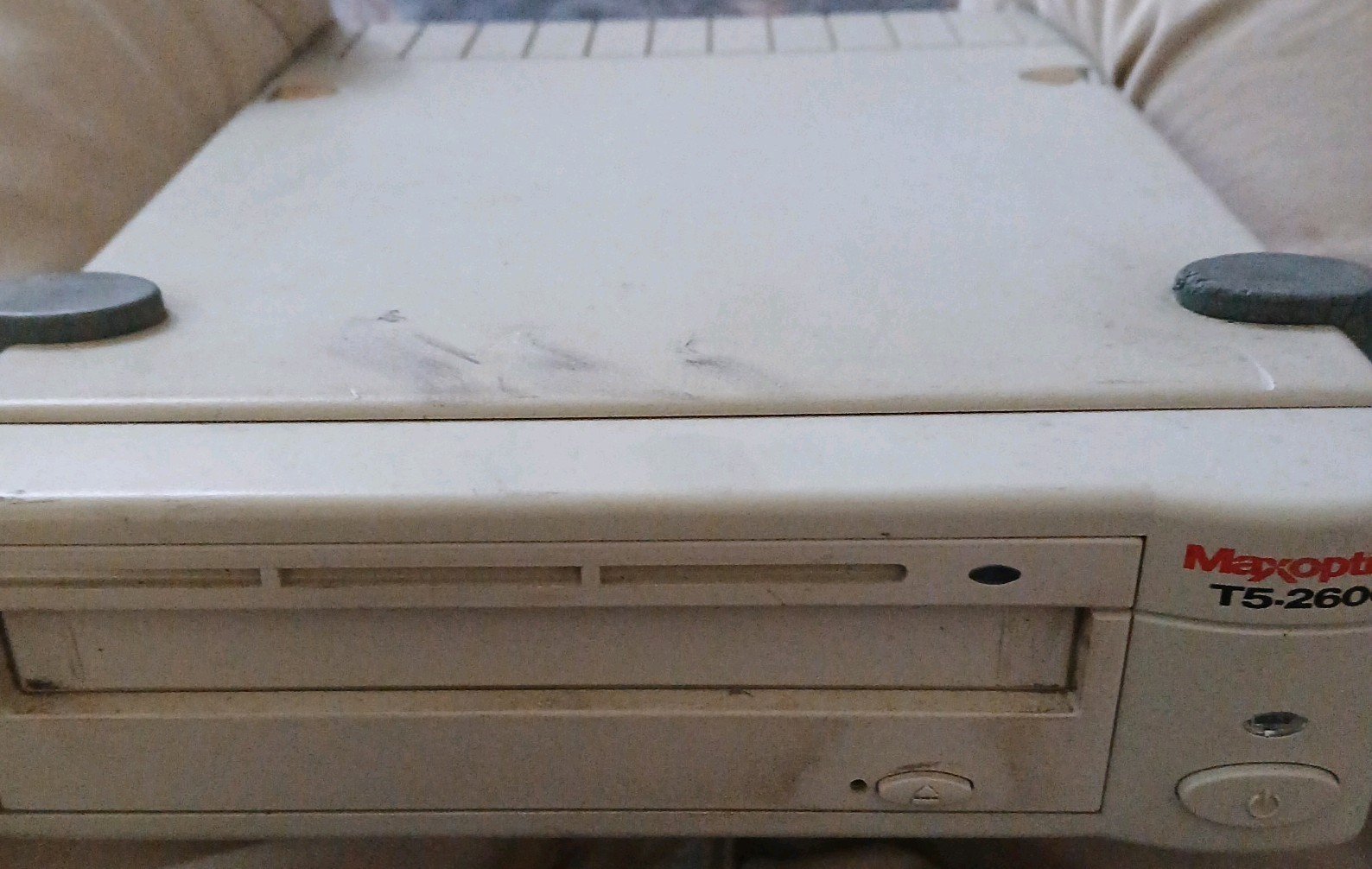 Maxoptix T5-2600 External 2.6GB SCSI Optical Drive 100-240vac