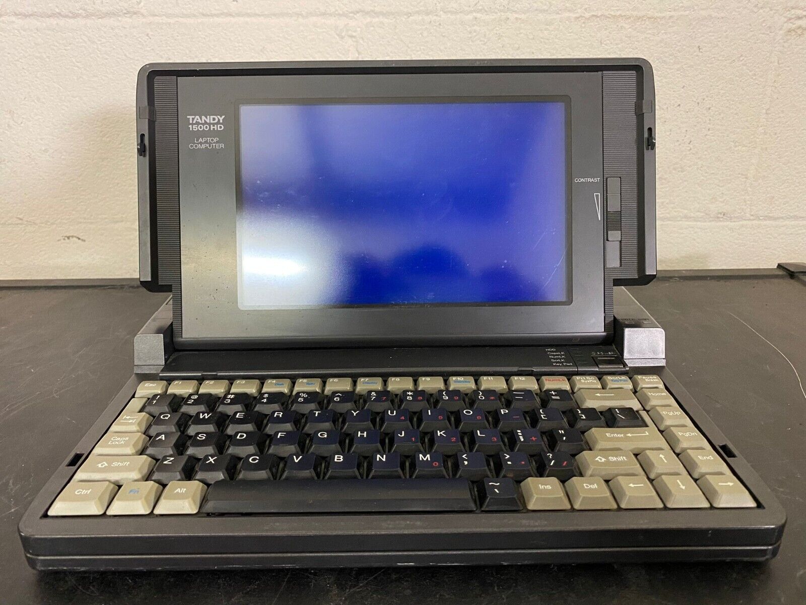 Vintage Tandy 1500HD Laptop Computer - UNTESTED