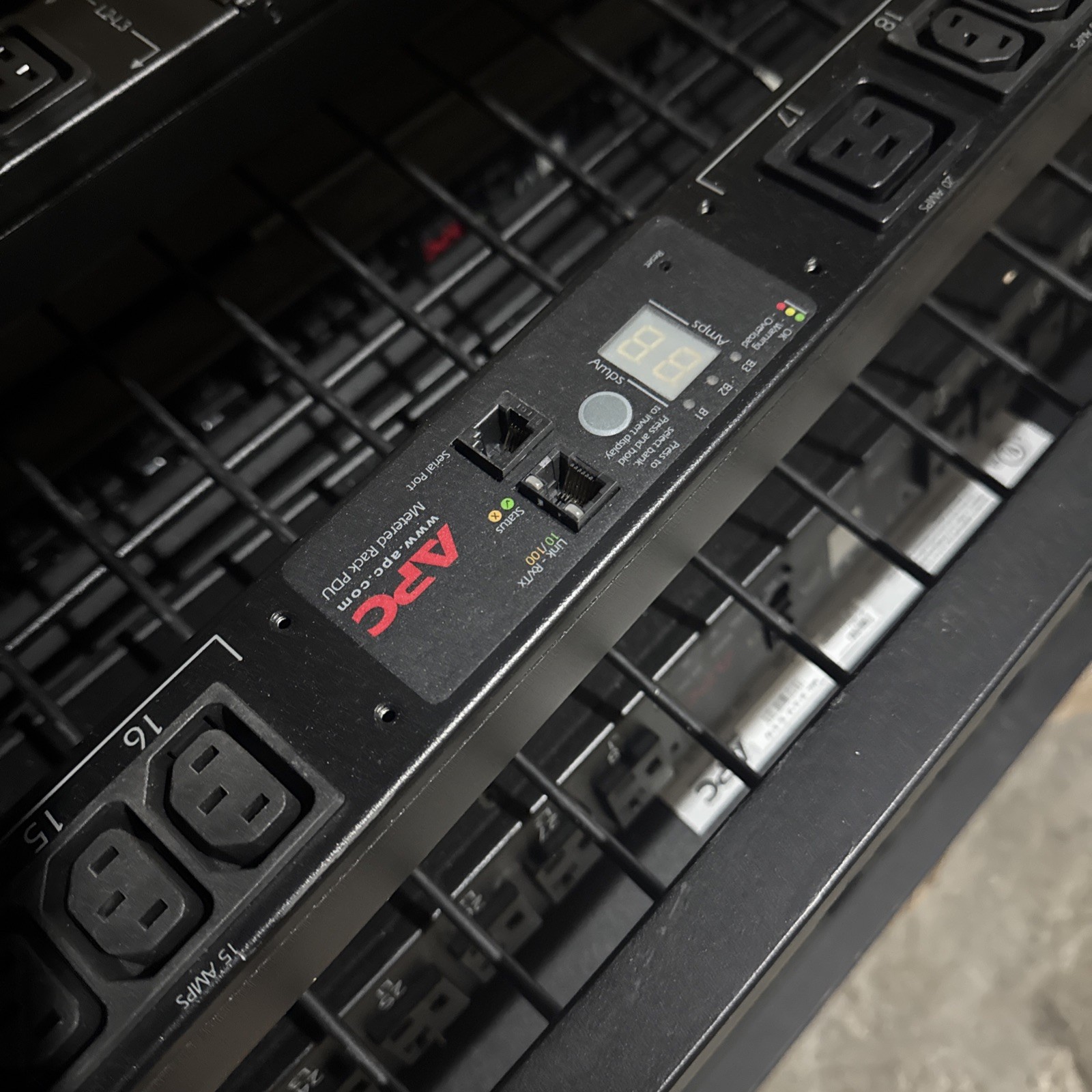 APC AP7869 METERED RACK PDU 208V 30-OUTLETS 14.4 KVA UPS POWER / USED