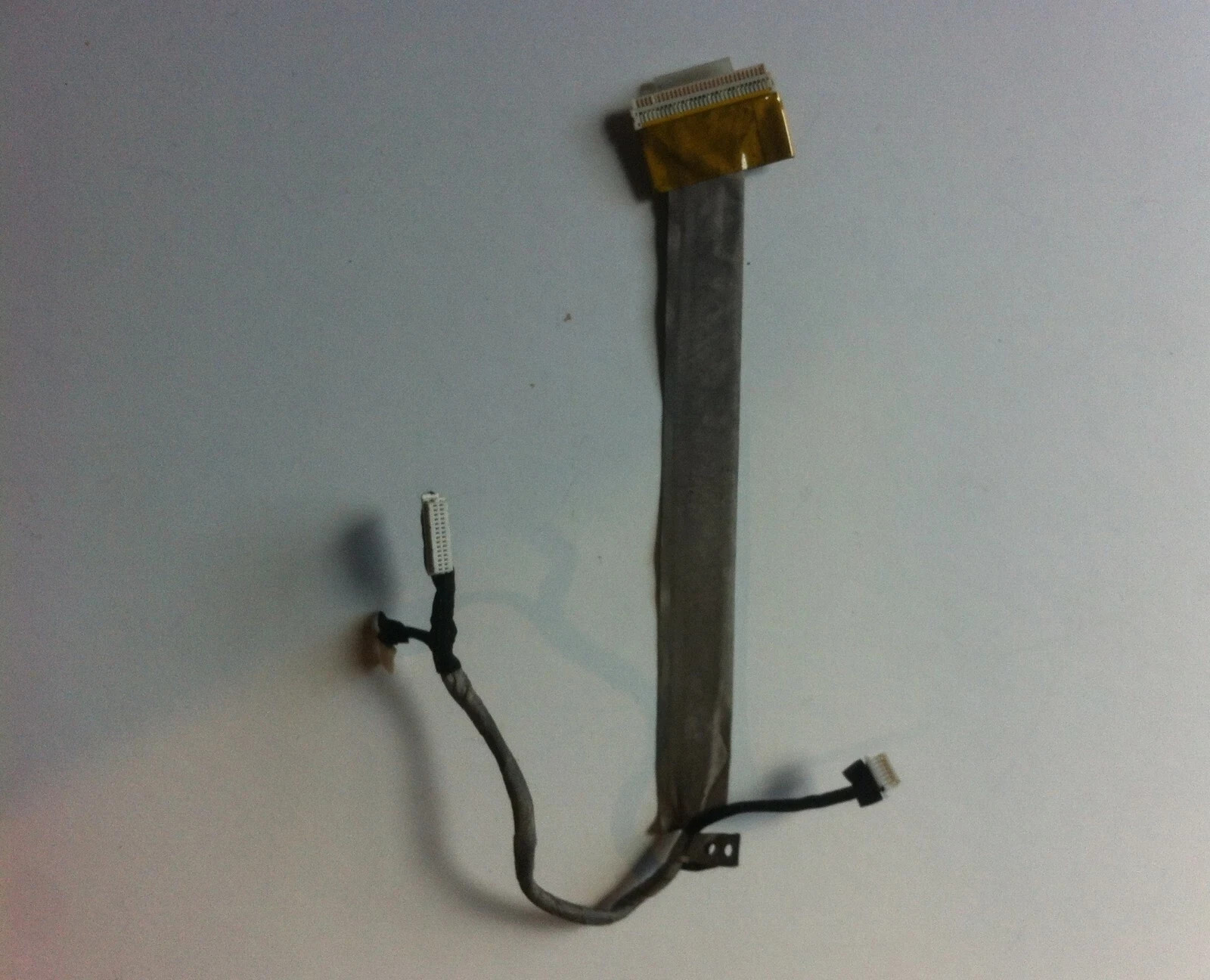 IBM Lenovo 3000 N100 14.1" LCD VIDEO CABLE DC020000U00