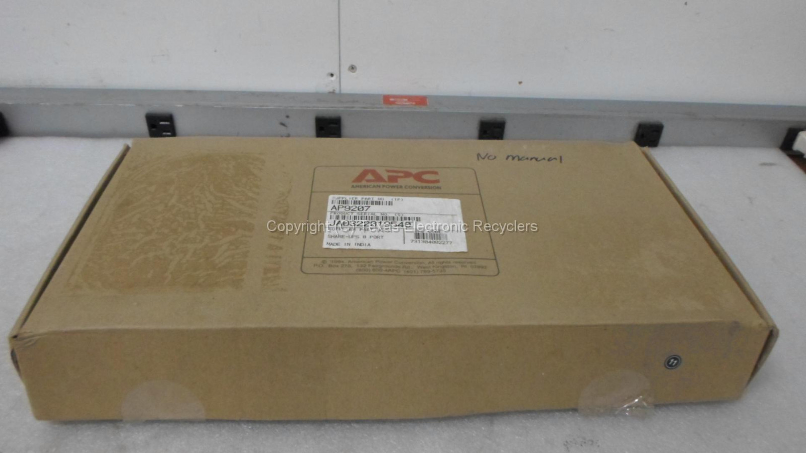 NEW OPEN BOX - APC AP9207 Share-UPS 8-Port Switch - No Manual 