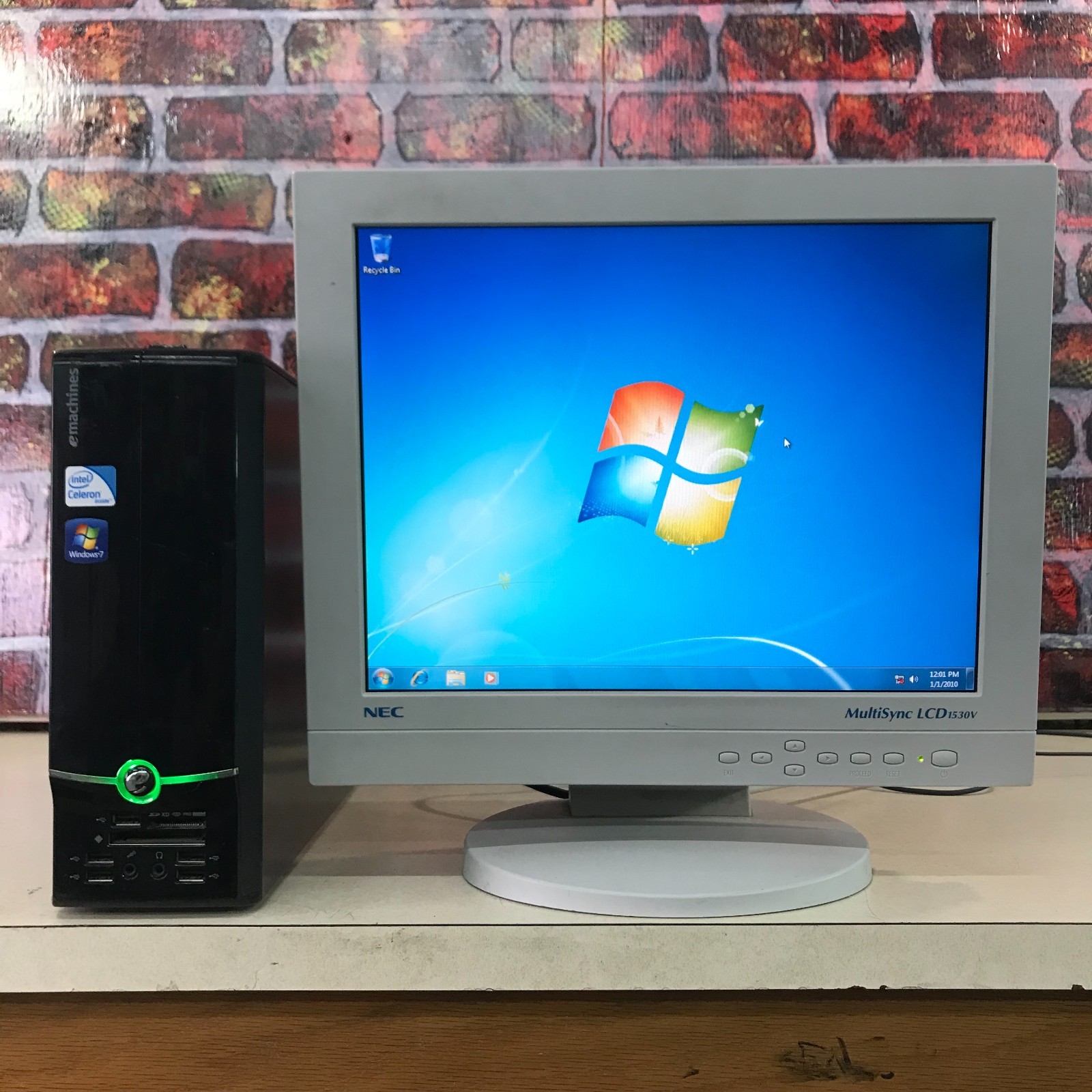 eMachines SFF Desktop PC Retro Gaming Celeron 2.20GHz 2GB RAM (Windows 7 Pro)