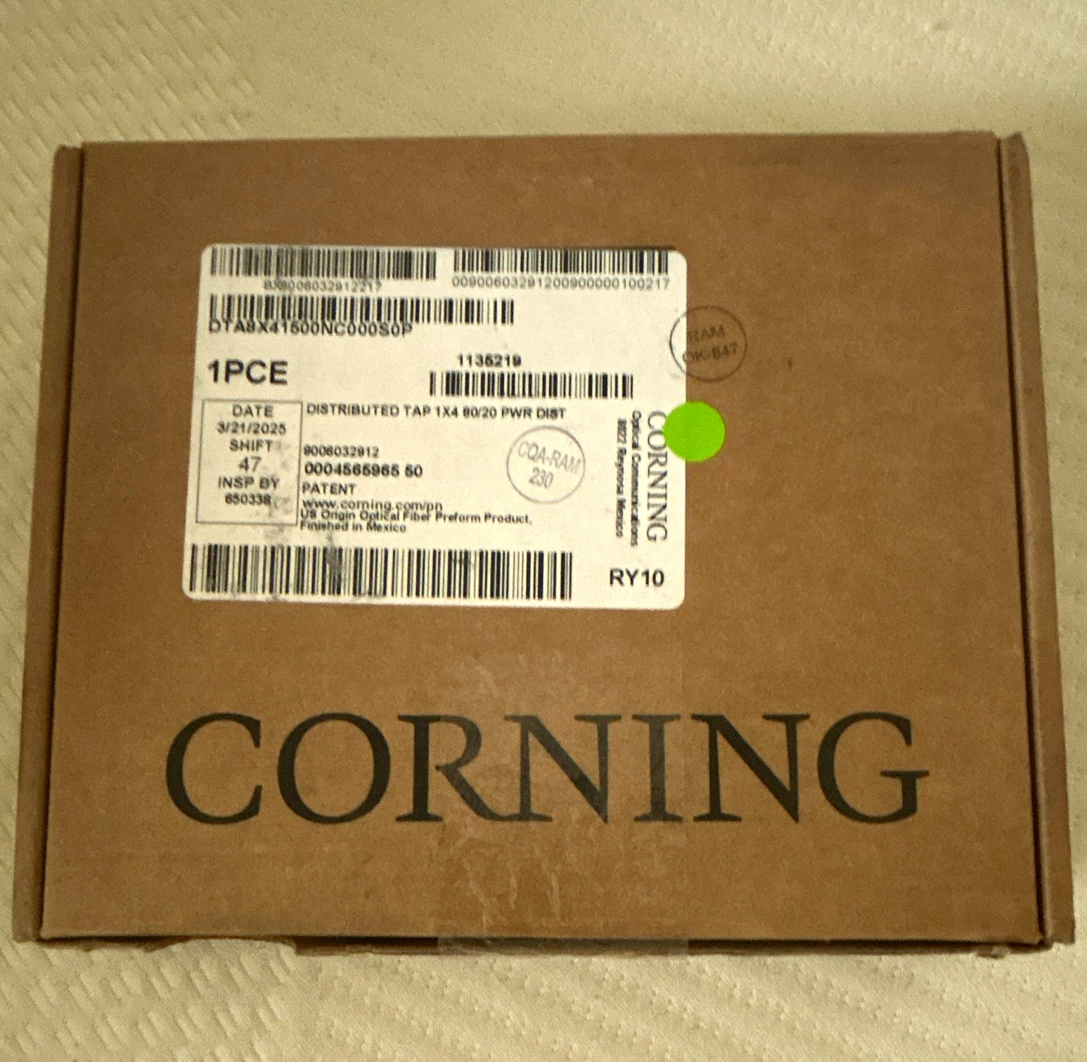 Corning TAP 1x4 80/20 Power Distribution Connector Tap Box, Brown 1136219