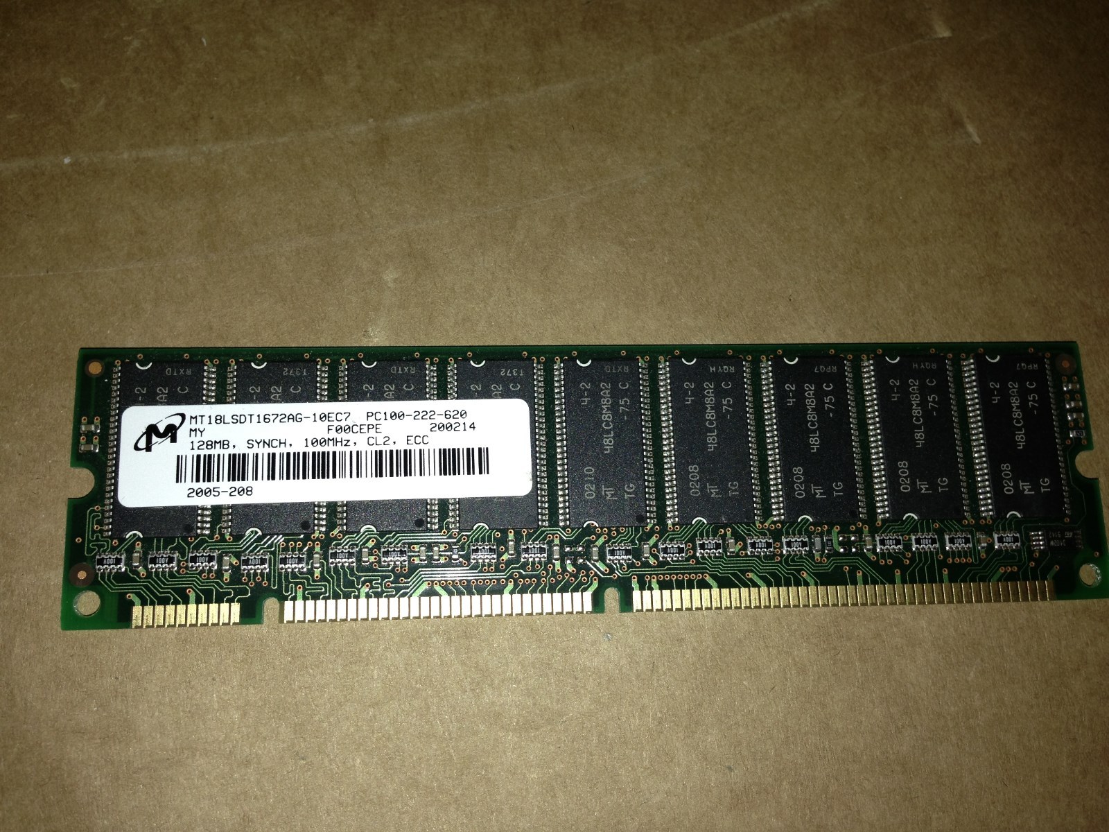 MT18LSDT1672AG-10EC7 128 MB SDRAM PC100-222-620
