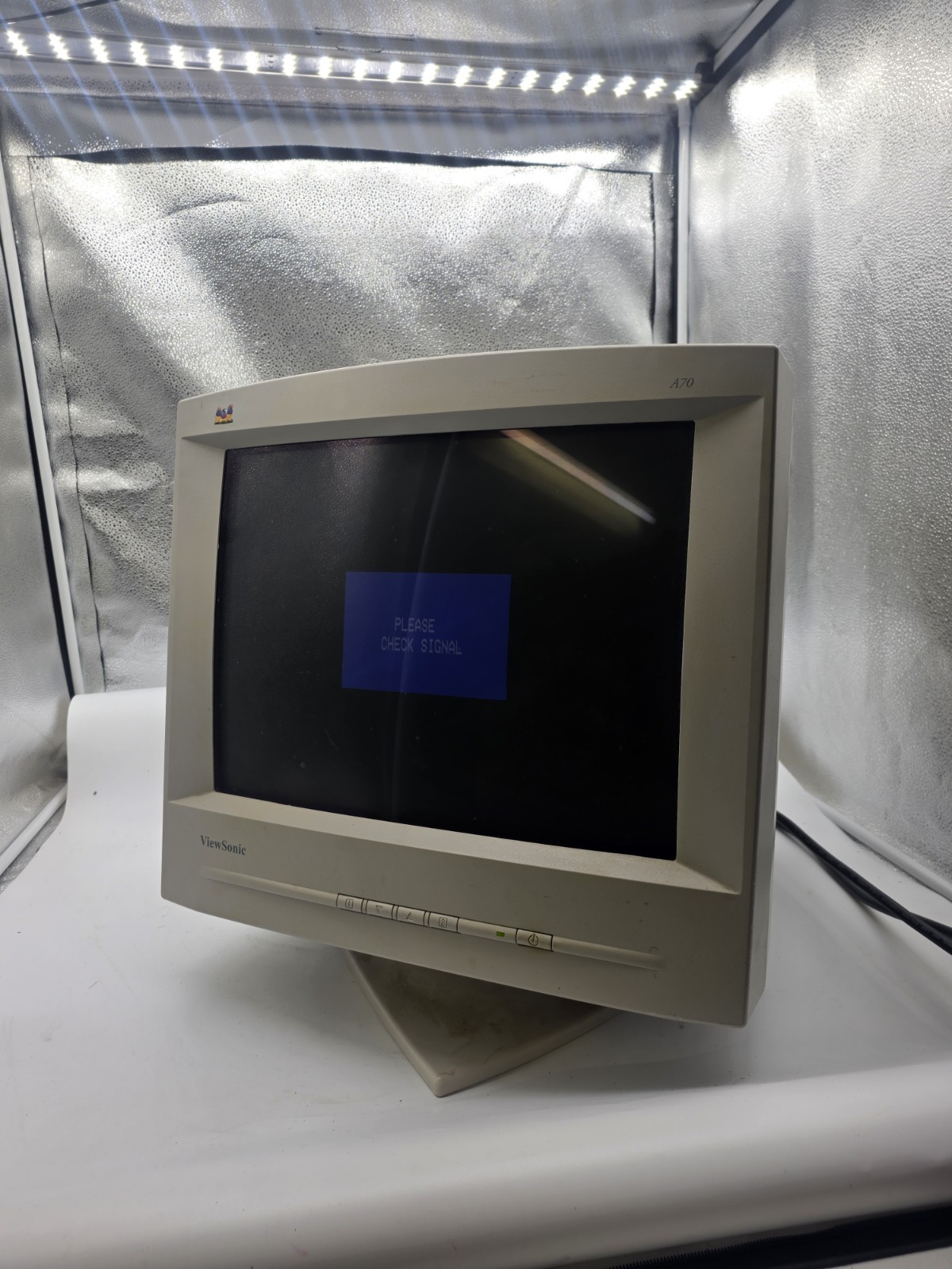 Viewsonic A70 17” VGA CRT Computer Monitor for Retro Gaming 1280 x 1024 @ 66Hz