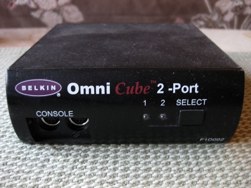 Belkin/Omni Cube 2-Port Switch F1D092