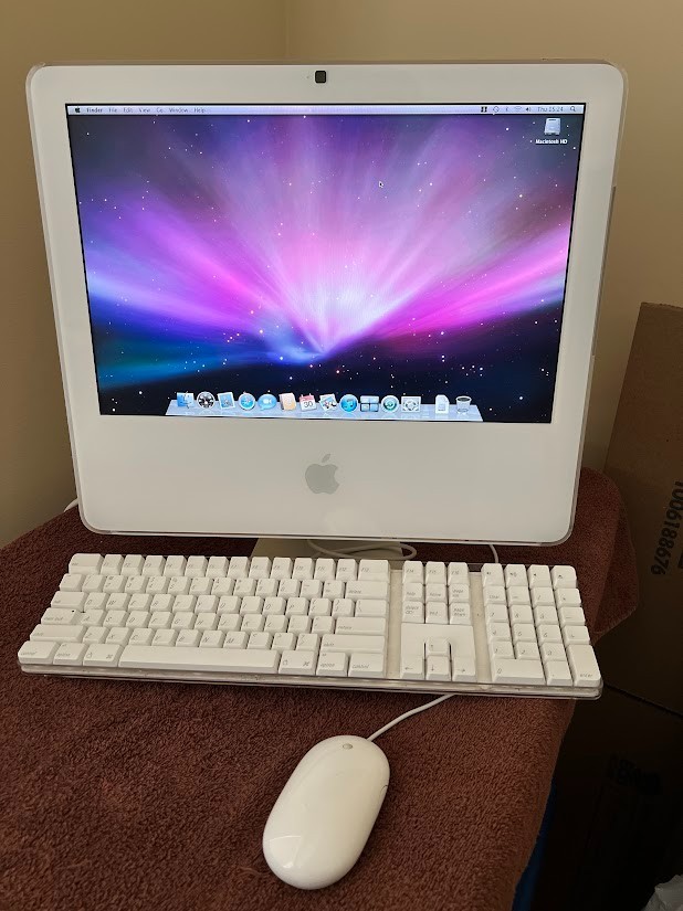 Apple Mac OS X Model: iMac G5 with Power cord, Keyboard and mouse