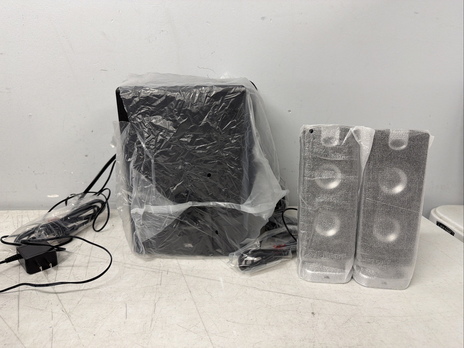 Cyber Acoustics CA-3602 2.1 Powered Speaker System 30 Watts Total RMS Open Box