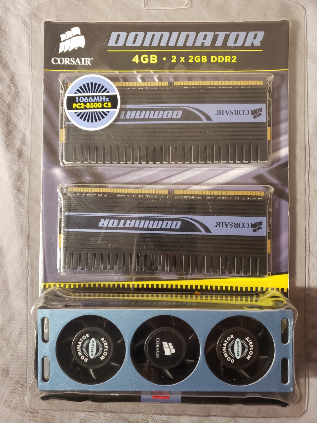Corsair Dominator DDR2 1066 4 GB 2x2 GB with RAM Cooler