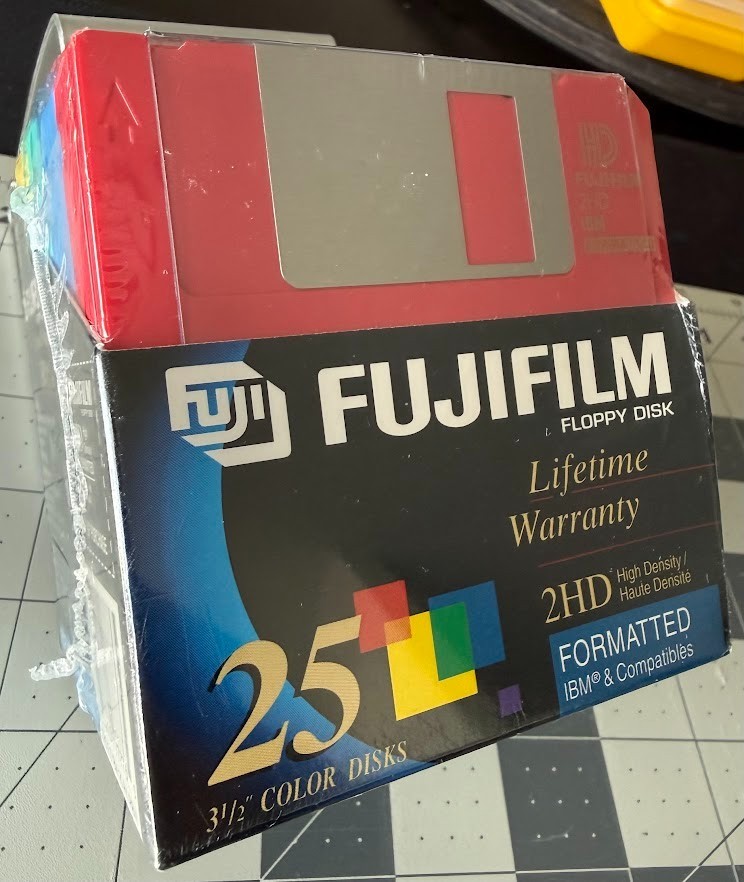 Fuji Fujifilm Floppy Disk 2HD IBM Formatted 3.5” Color Disks 25 Disks NEW Sealed