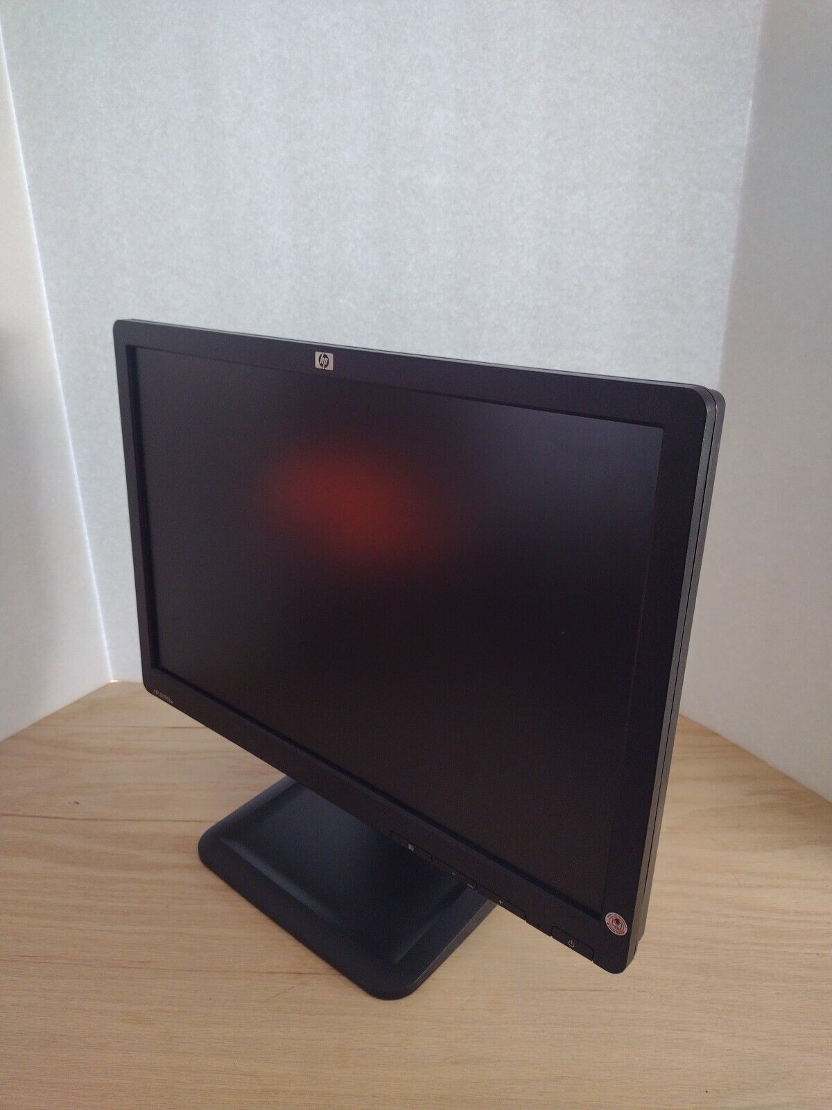 HP LE1901w 19” LCD Monitor 1440 x 900 Widescreen 16:10 1000:1 VGA Port 