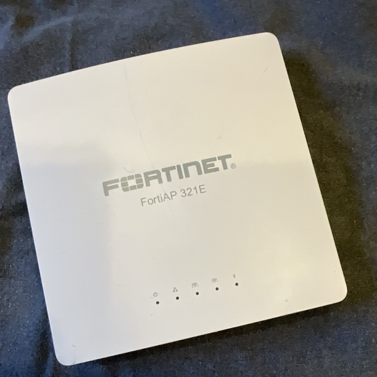 Fortinet FortiAP FAP321E - WiFi Access Point PoE