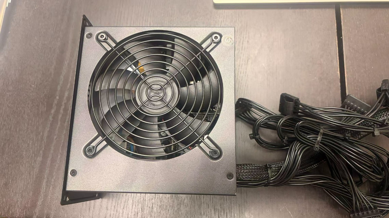 EVGA 600 GD 600W Gold Switching Power Supply