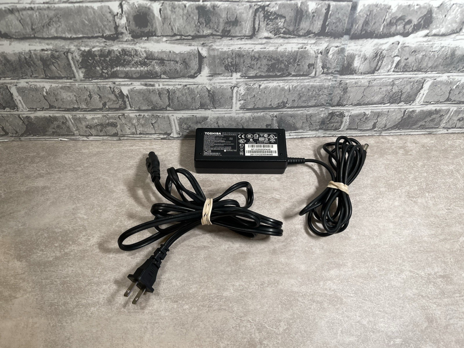 Genuine Toshiba Laptop Charger AC Adapter Power Suply PA3917U-1ACA 19V 3.42A 65W