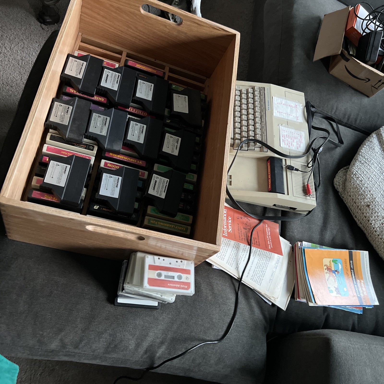 Texas Instruments Ti-99/4A Vintage Home Computer Working With 64 Carts+