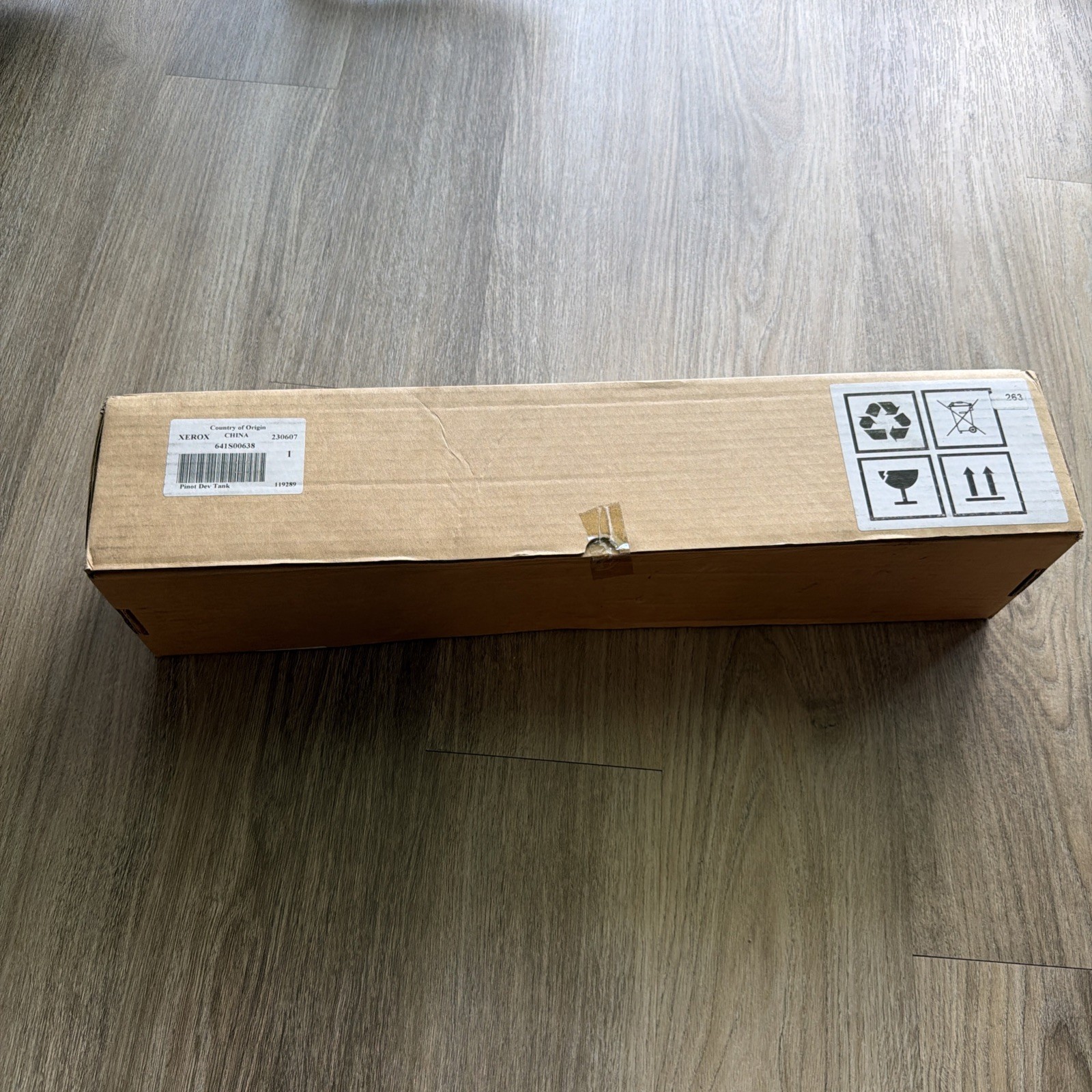 XEROX part 641S00638 DEV TANK KIT DEVELOPER HOUSING COLOR (*)