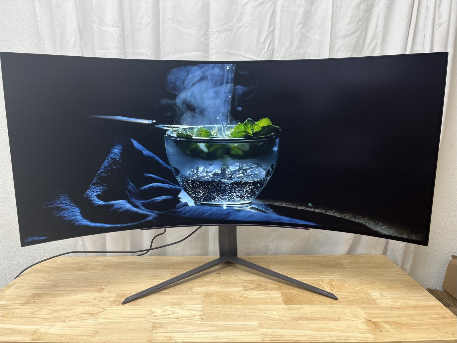 LG 45GS96QB-B.AUS Ultra Gear 45" OLED Curved Gaming Monitor (READ)