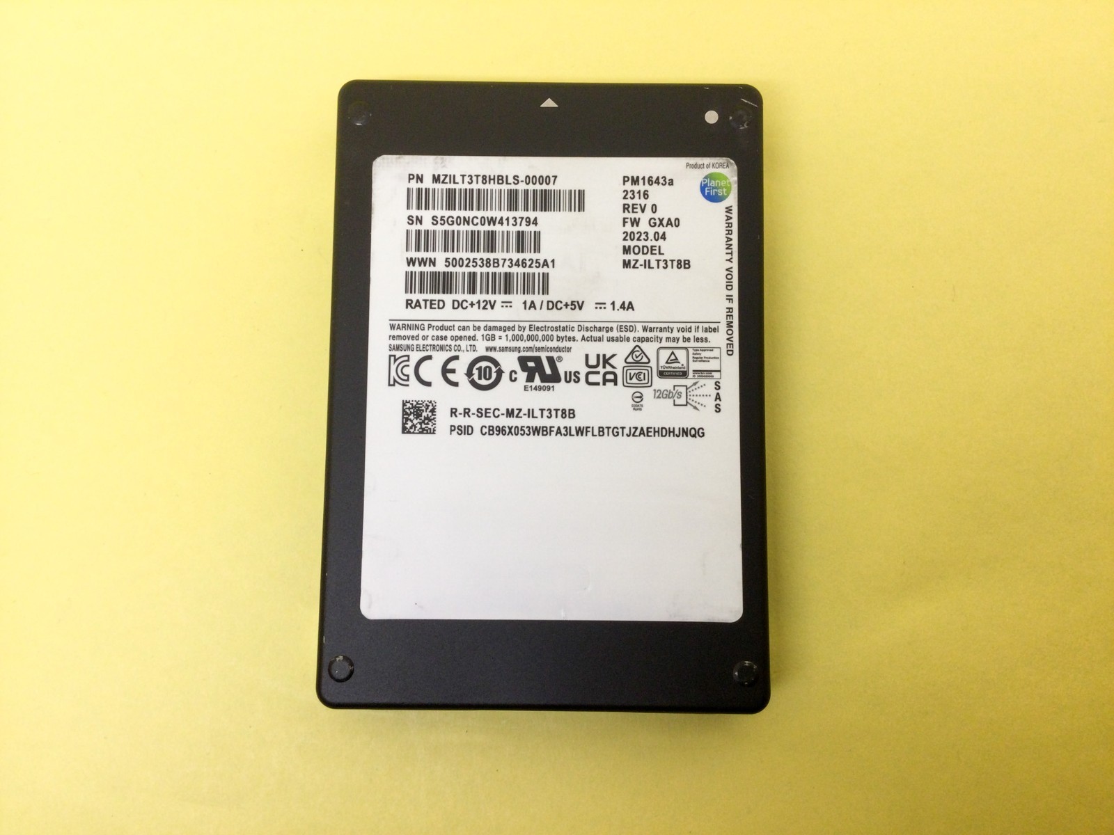 Samsung PM1643a Series 3.84TB SAS 12Gb/s 2.5in SSD MZ-ILT3T8B