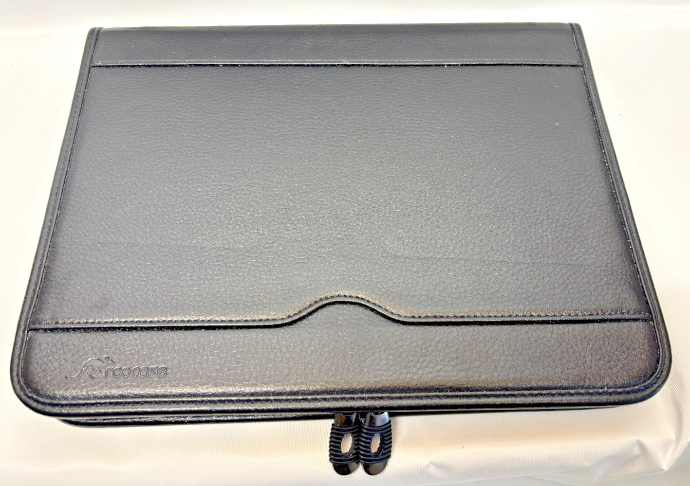 ROOCASE Wilshire Case - iPad 9.7 2018/2017 Executive Portfolio Black 
