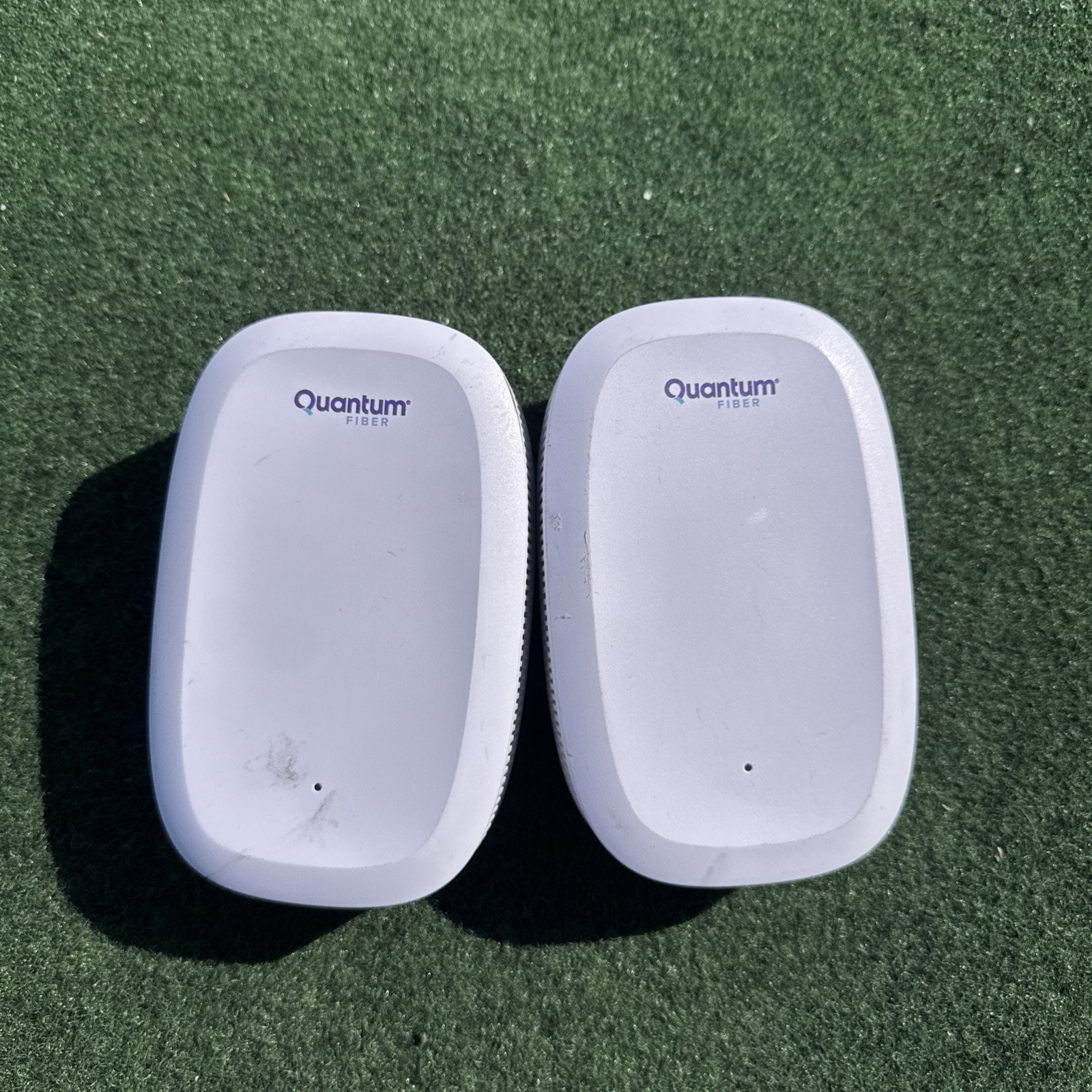 2x Quantum Fiber Tri Band WiFi Extender Plug In Model Q9500WK