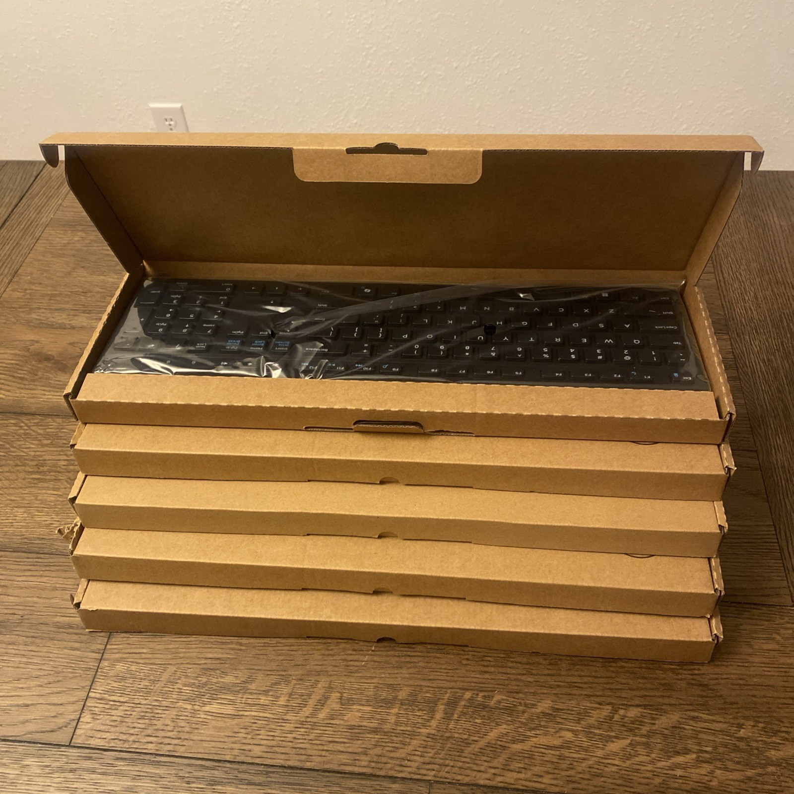 Lot Of 5 NEW OEM Dell KB216-BK-US USB Dell Multimedia Keyboard, Black - NEW