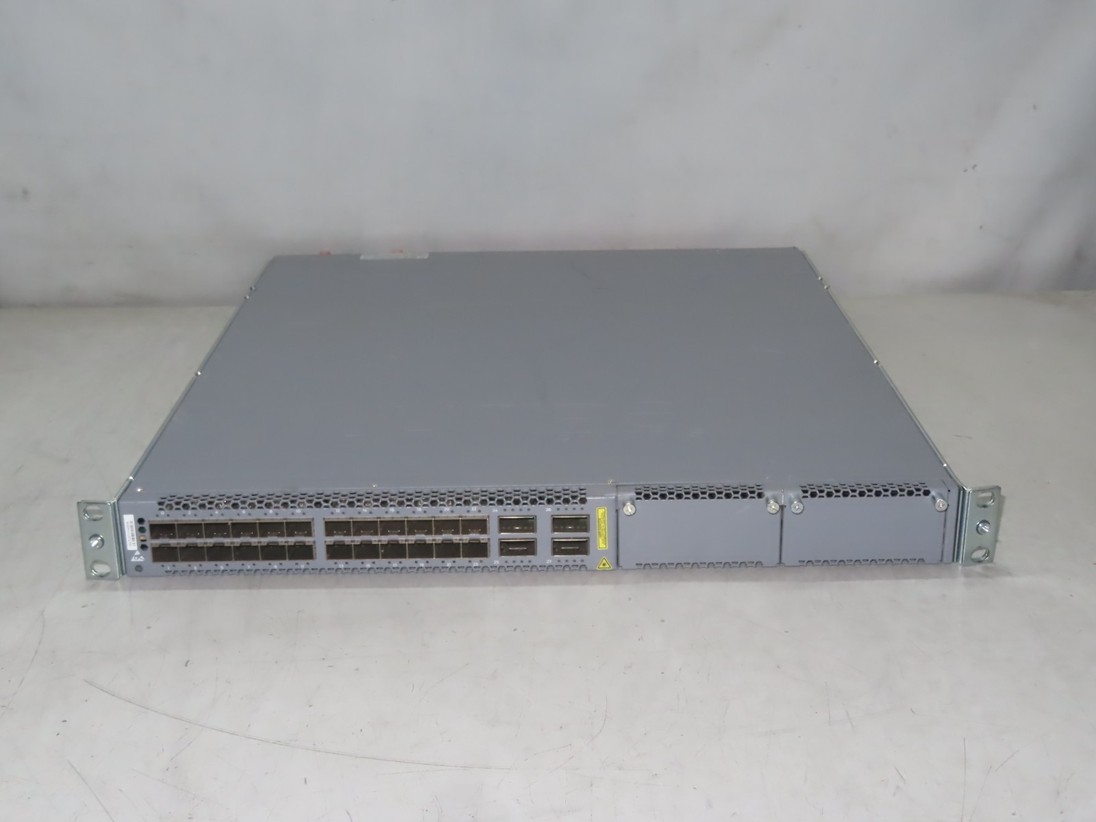Juniper EX4600-40F-AFO 24-Port SFP+/SFP 4x QSFP+ Switch w/ Dual AC