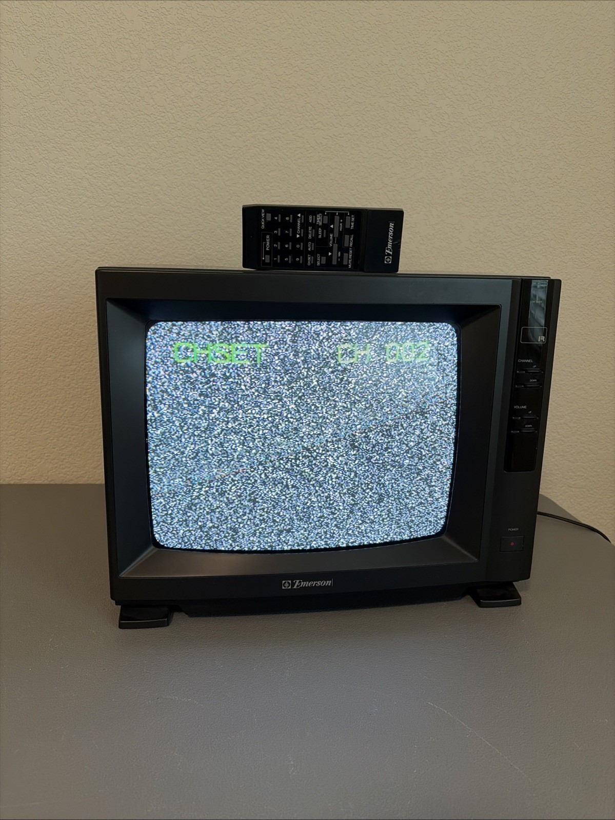 Emerson TC1365B 13" CRT TV Retro Gaming 1991 Simulated Woodgrain W/ Remote WORKS