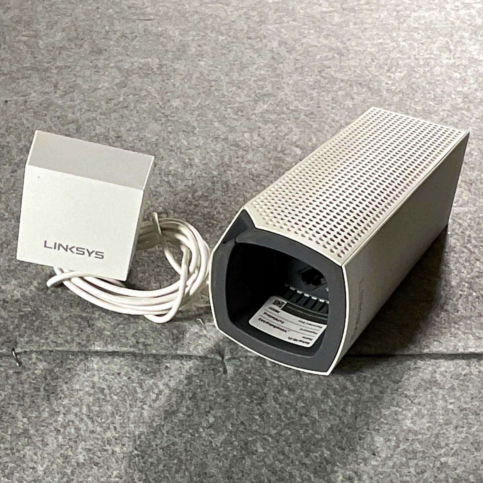 Linksys Velop WHW03 Tri-Band Mesh Router Node White 2200Mbps 2-Port LAN
