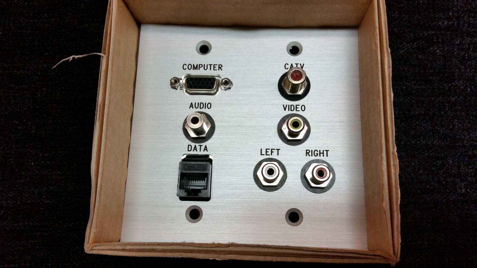 Brand New Panel Crafters Cat5, VGA + 3.5mm CATV RCA AV Wall Plate  Aluminum 1556