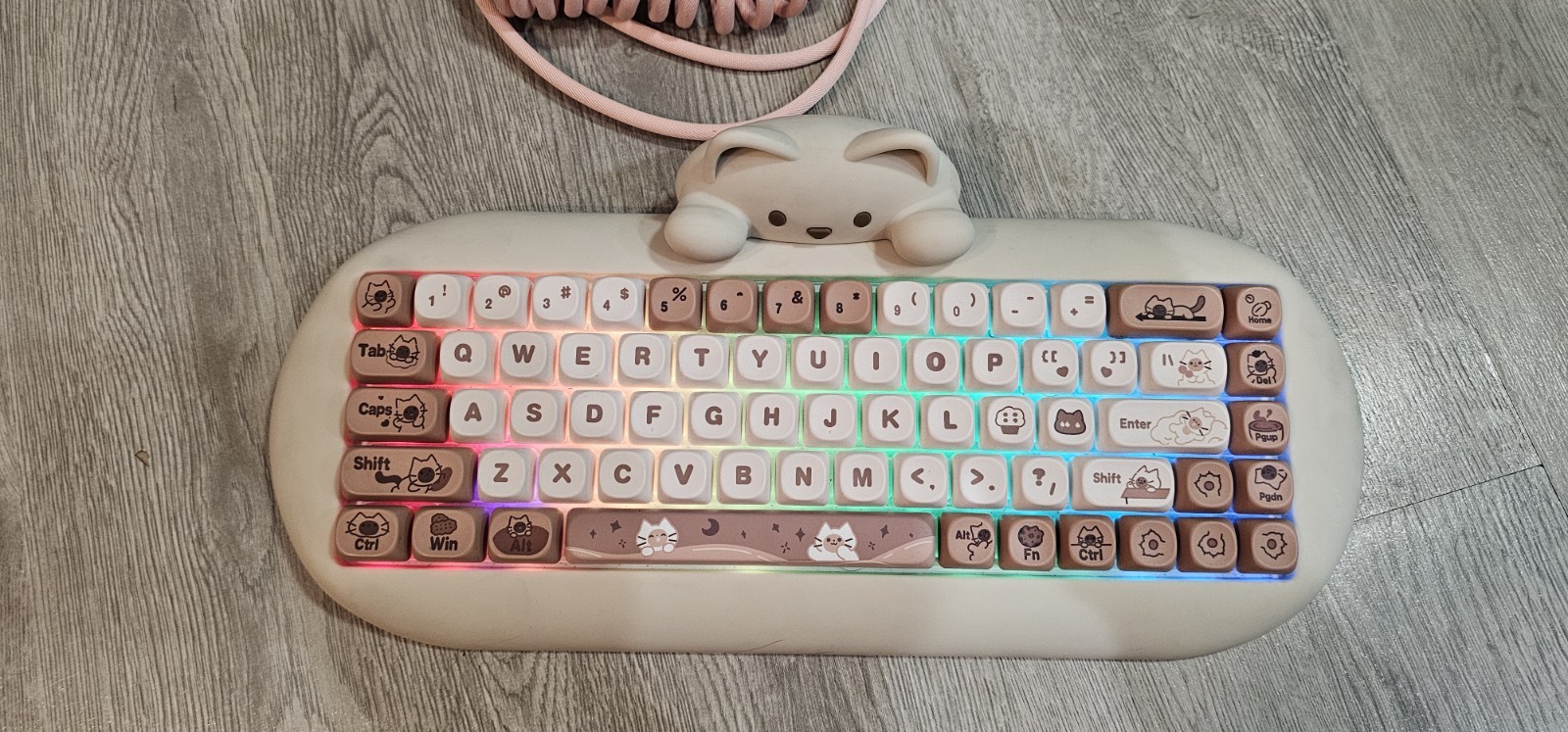 Yunzii C68 Brown Cat Keyboard - Wireless Mechanical Keyboard With Wire Pre-owned