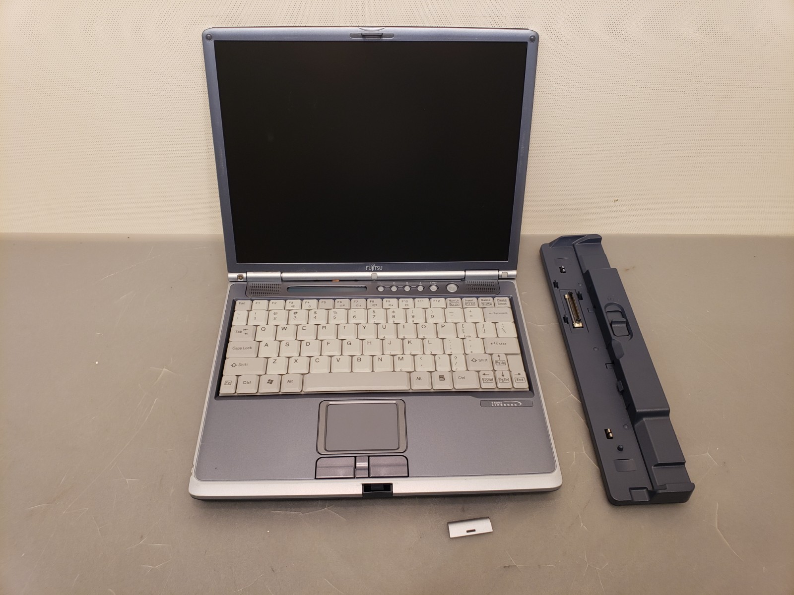 Vintage Fujitsu LifeBook S6120 Pentium M 1.6GHz Laptop w/ Dock **NO POWER, AS-IS