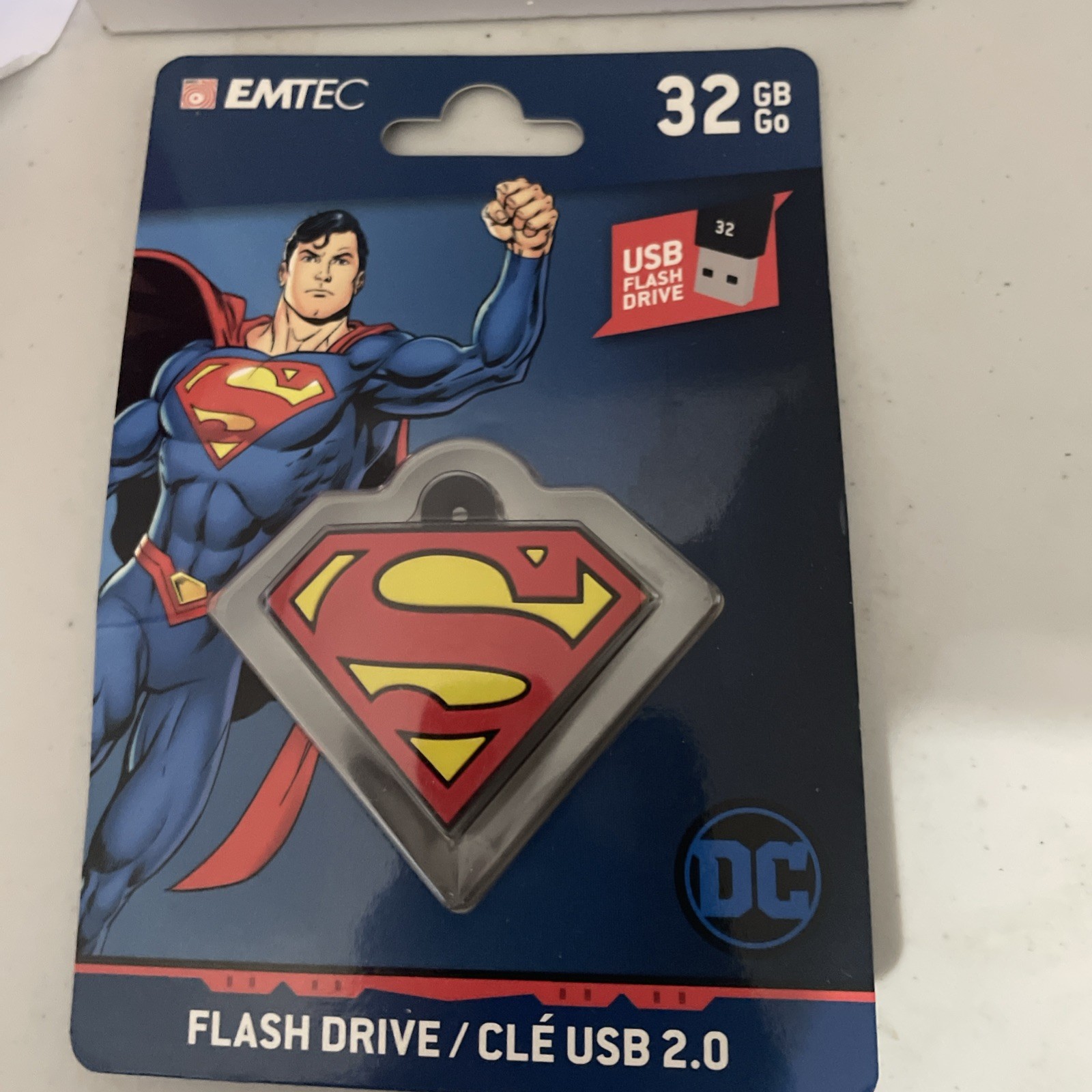 NEW EMTEC SUPERMAN 32GB USB FLASH DRIVE / KEYCHAIN
