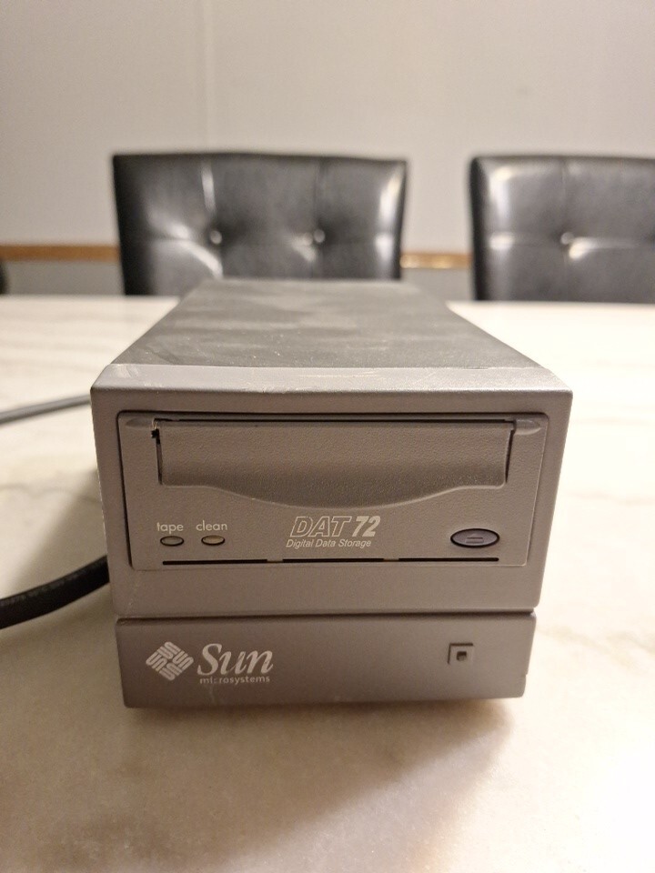 SUN 380-0993 3800993  DAT72  External Gray Color Drive*UNTESTED *SECURE SHIPPING