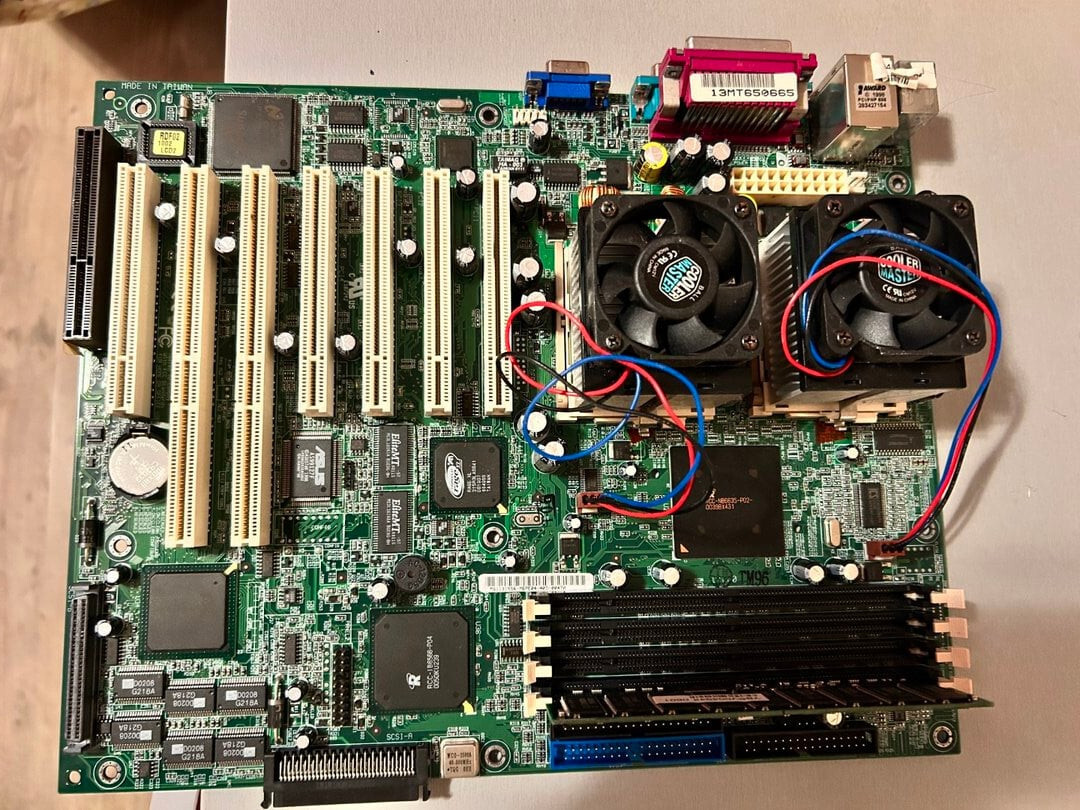 Fujitsu S26361-D1241-A10 GS5 PCI ISA server motherboard + 2x 1GHz CPUs +RAM