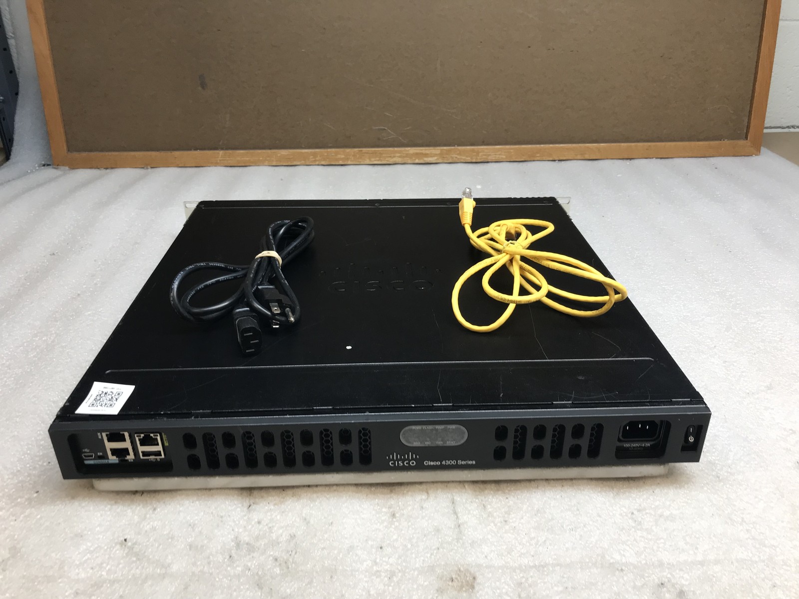 Cisco ISR4331/K9 V01 300Mbps HSEC SecurityK9 Integrated Services Router Tested