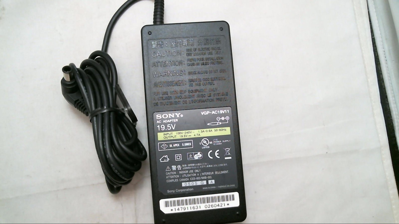 Original SONY 90W 19.5V 4.7A AC Adapter VGP-AC19V32 VGP-AC19V36 VGP-AC19V11