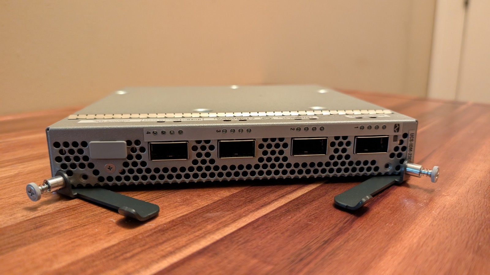 Cisco UCS 2304 2304XP IOM Fabric Extender | 8-Port 40GbE QSFP+ UCS-IOM-2304 V04