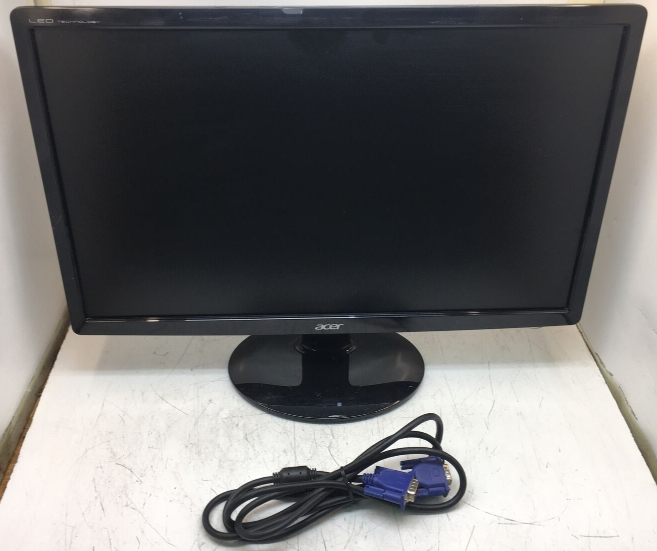 Acer S201HL LED LCD Monitor W/ Stand and VGA Cable