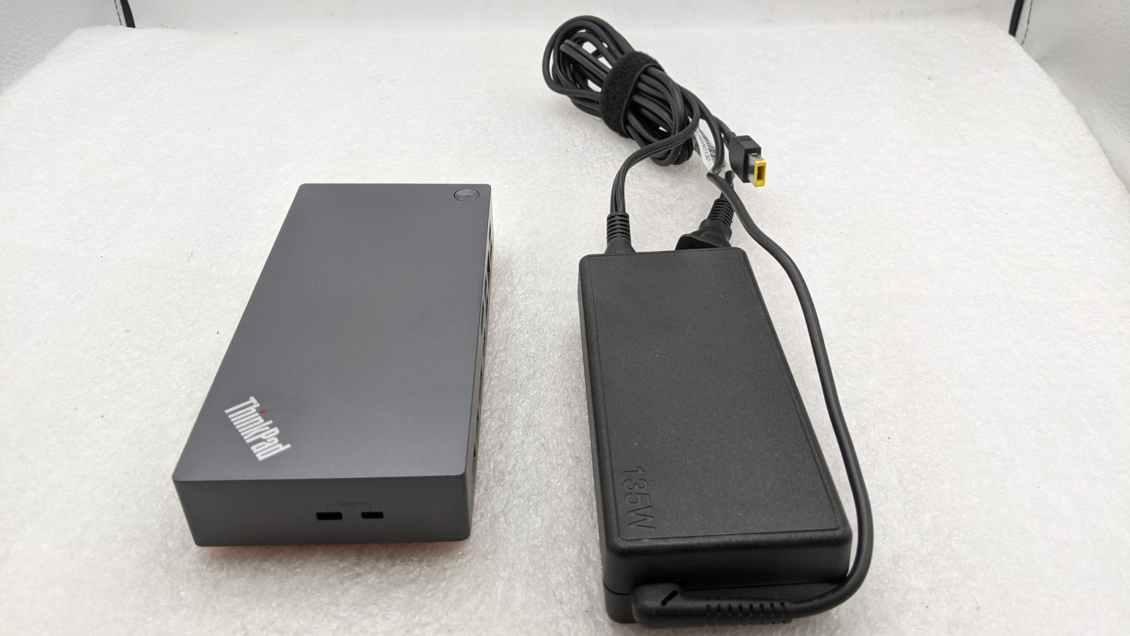 Lenovo ThinkPad Universal USB-C Dock v2 40B7 LDA-VK4 W/ 135W AC Free S/H