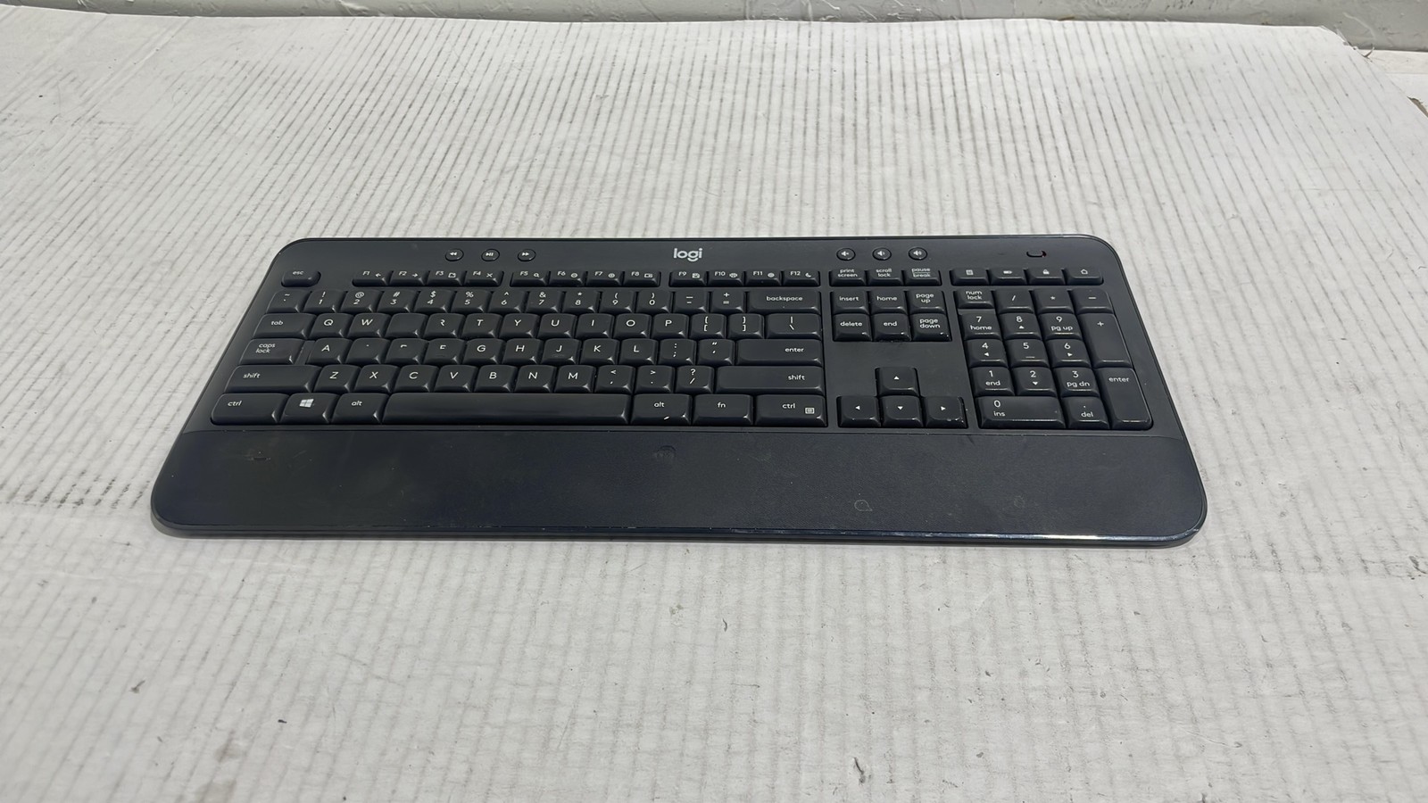 Logitech K545 Y-R0012 Wireless Full-Size QWERTY Keyboard