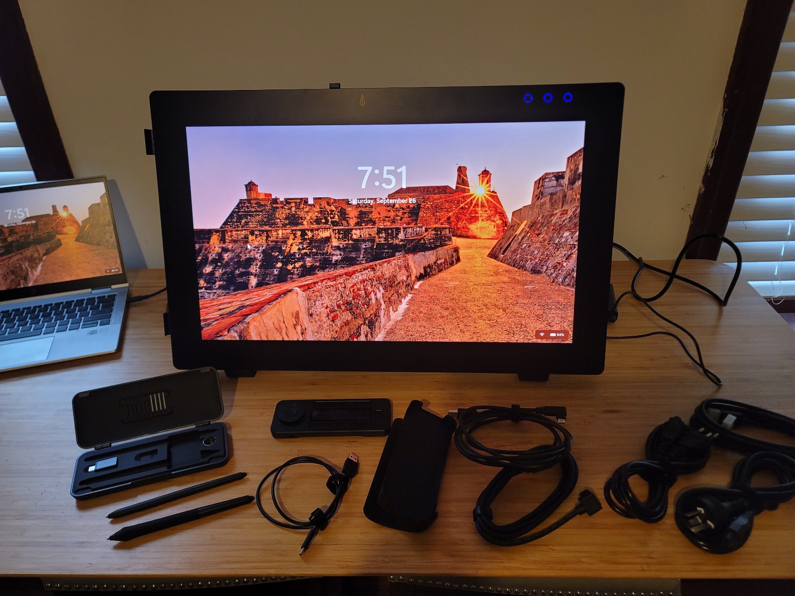 Xencelabs Pen Display 24" Bundle and Cover, used for minutes only