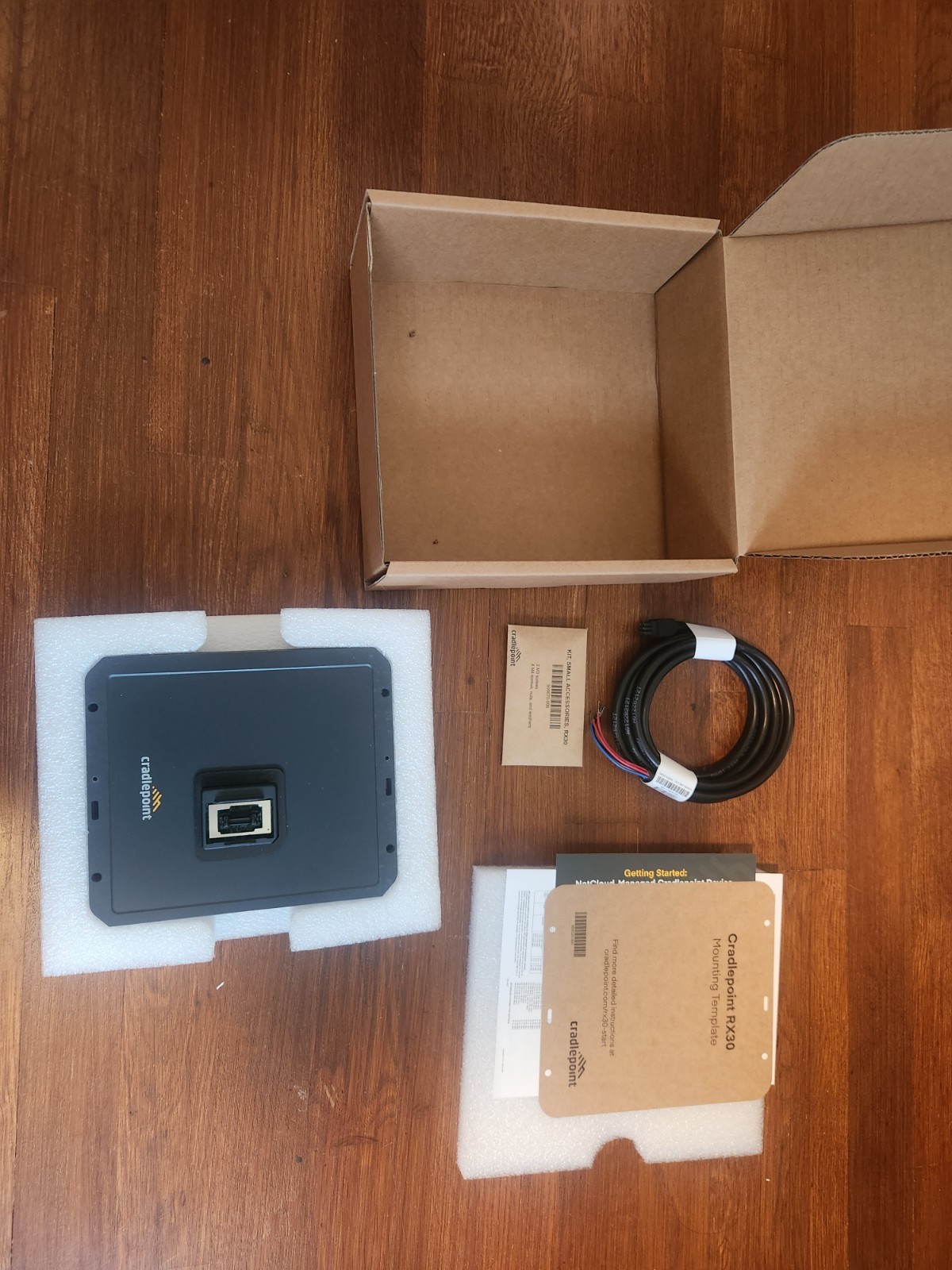 Cradlepoint RX30-MC R1900 Managed Accessory: PoE switch