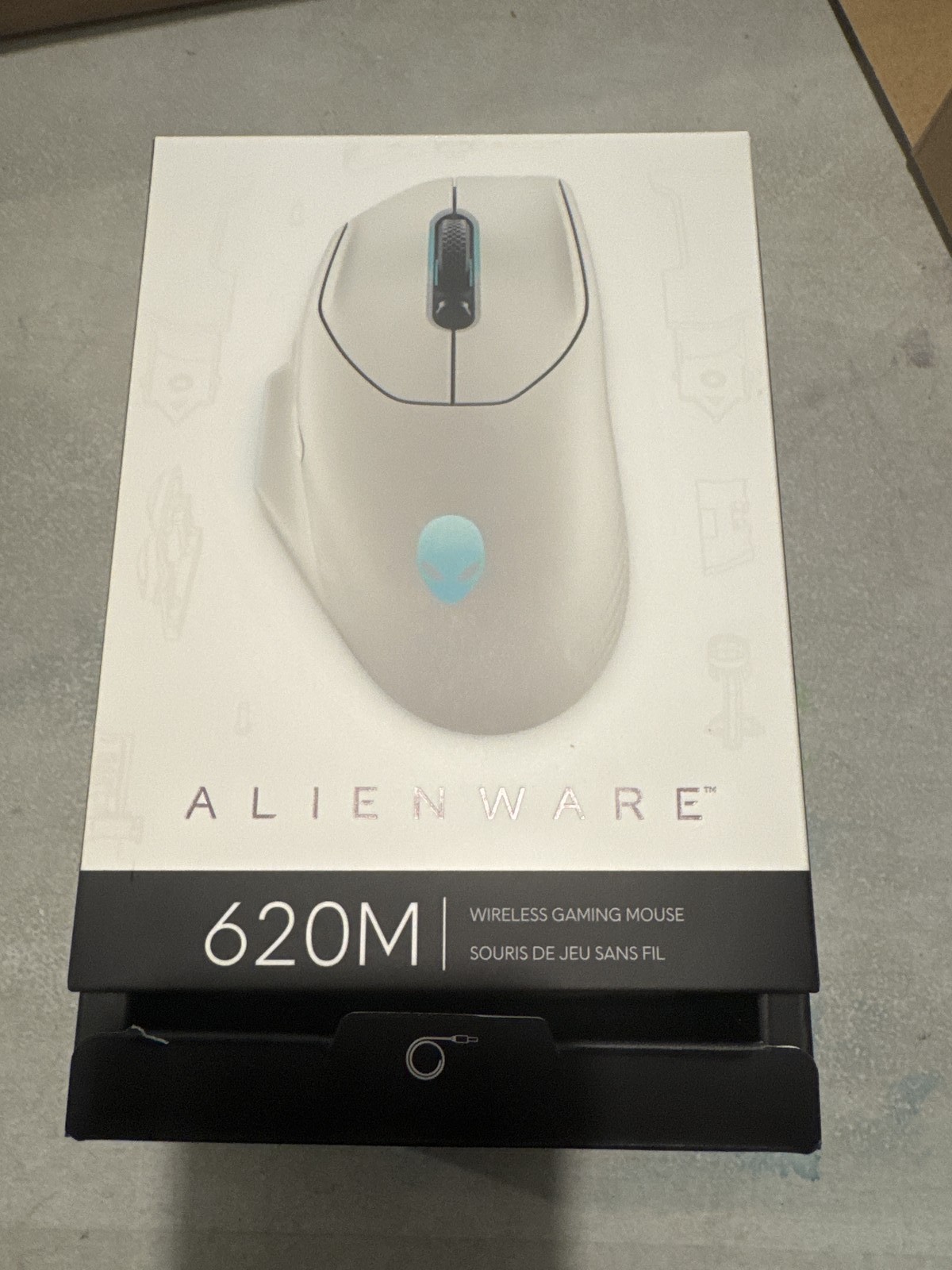 Alienware AW620M Wireless Gaming Mouse 26000 DPI Optical Sensor Lunar Light