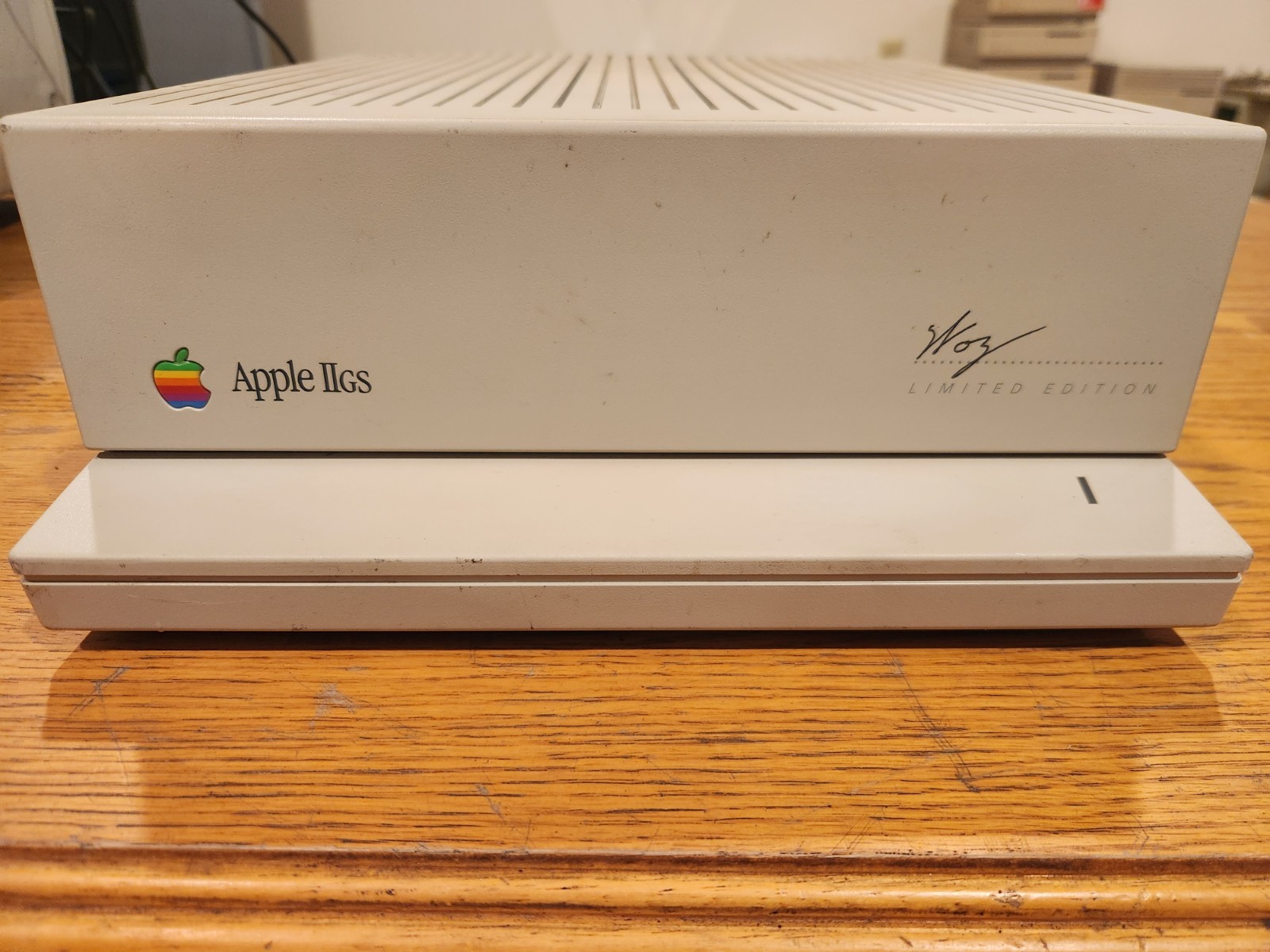Vintage Apple IIgs WOZ Signature Edition Computer and Floppy Drive ALL WORKING